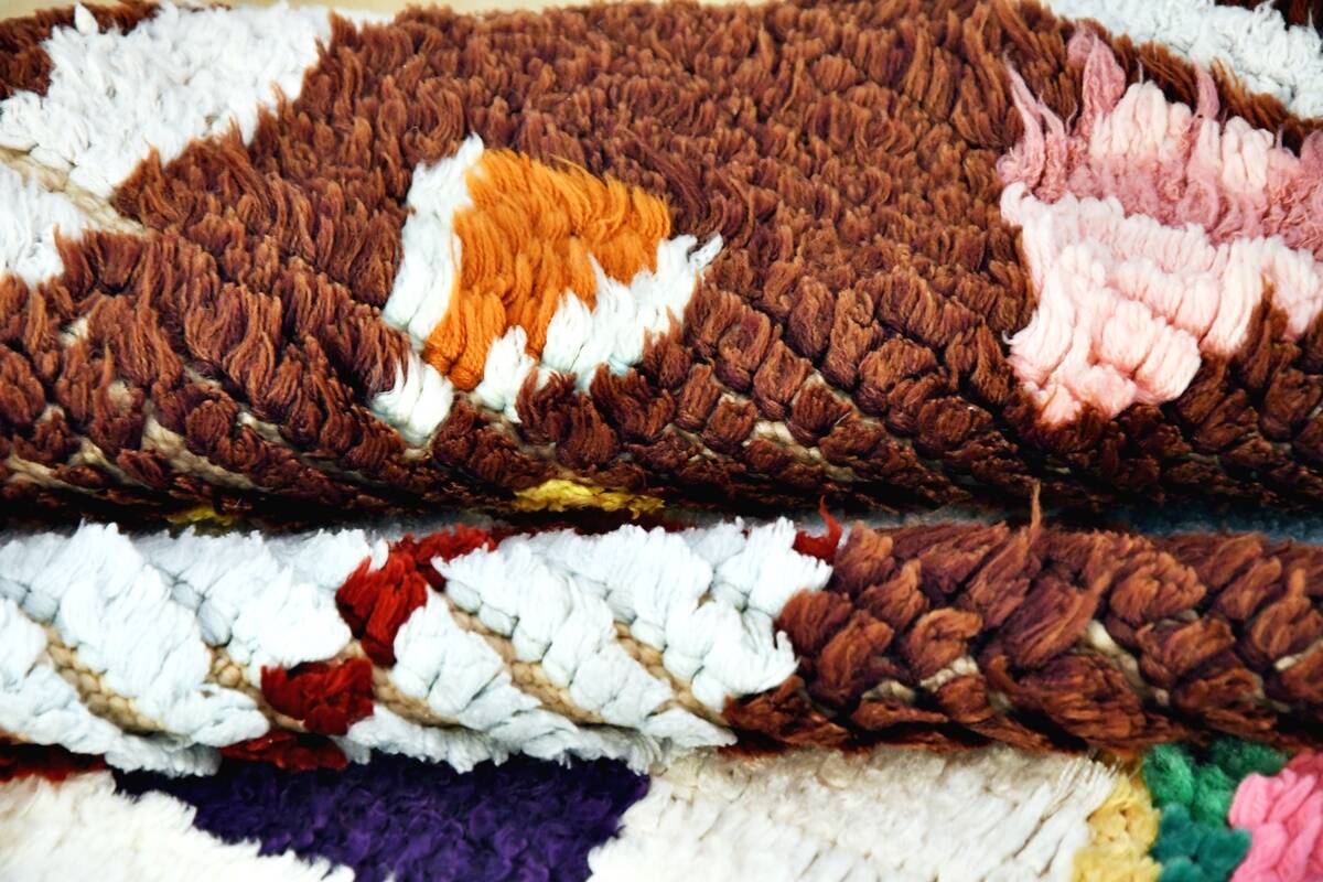 Moroccan Berber carpet Boucherouite 273 x 124 cm Excellent condition