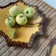 2 assiettes « feuille » céramique jaune