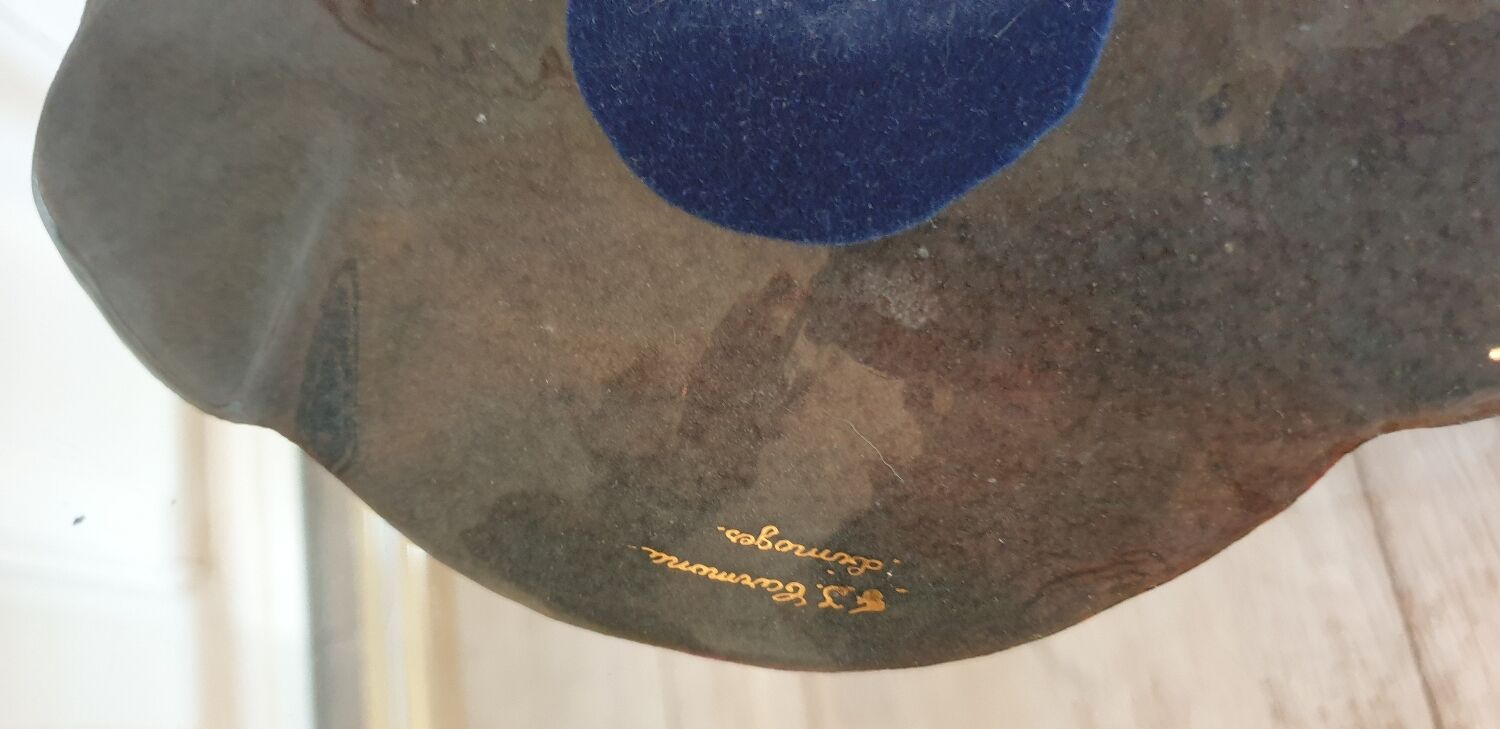 Empty pocket in Limoges enamels