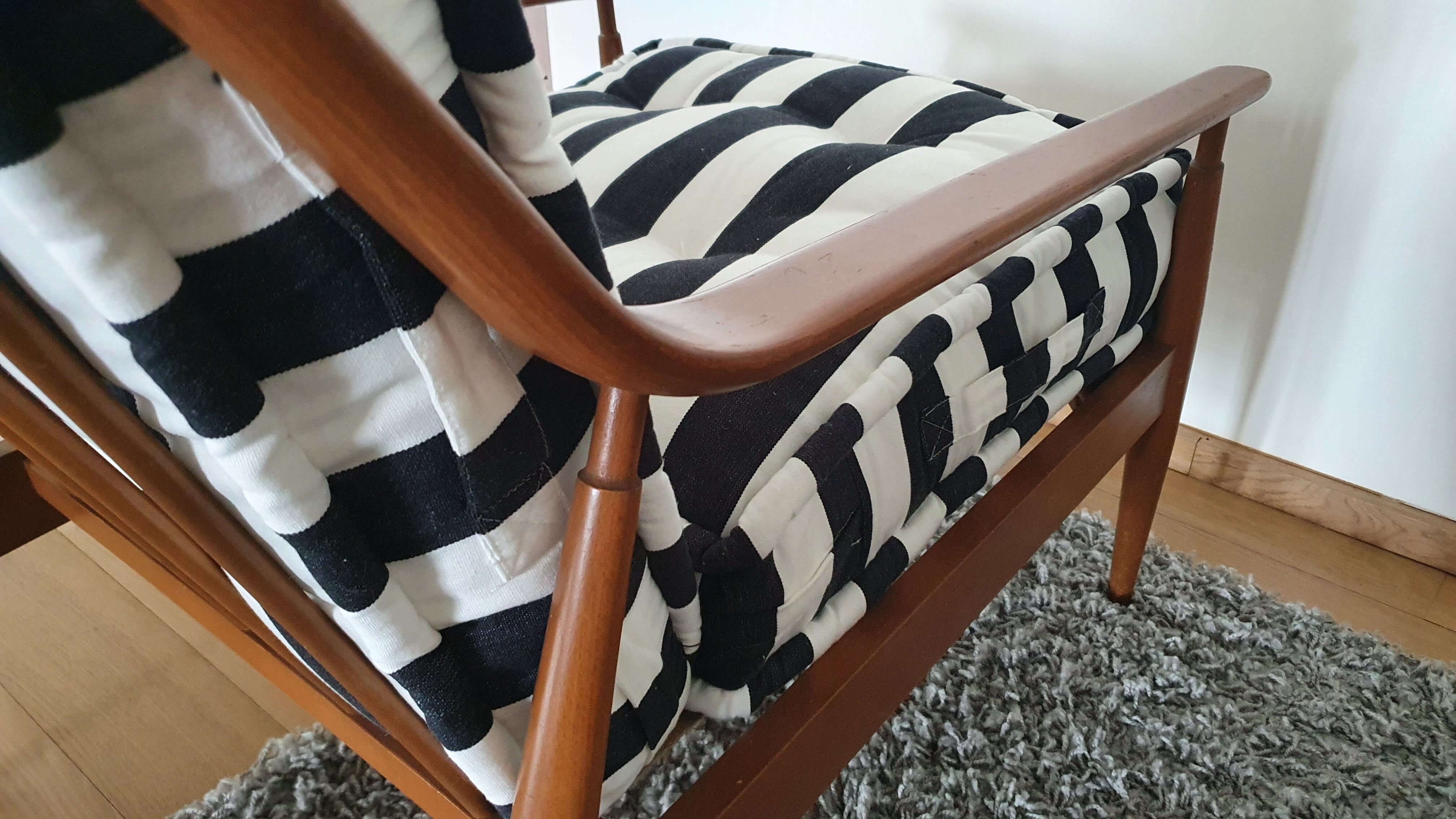 Paire de fauteuils scandinaves années 50-60