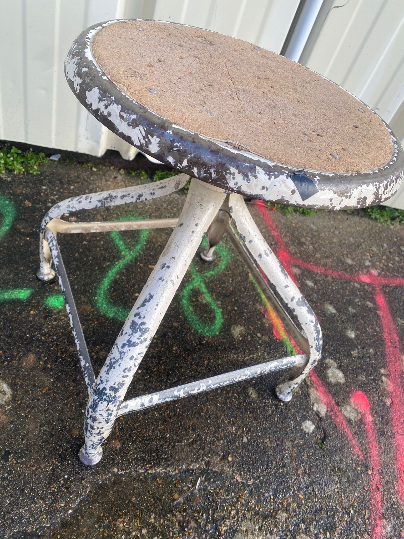 Industrial stool feet bienaise style