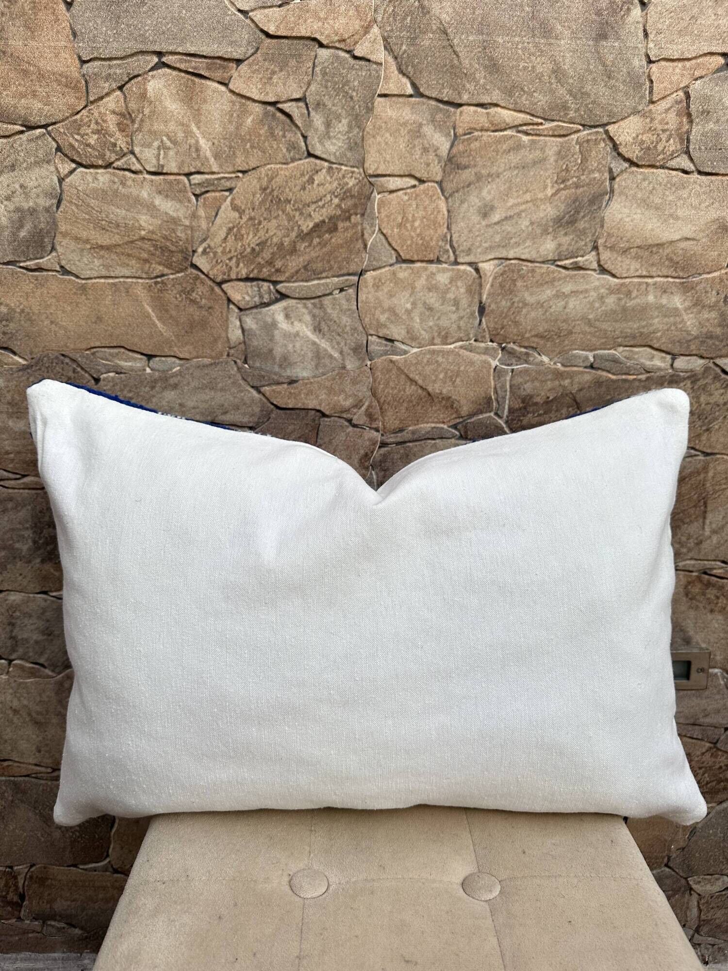 Handmade cushion cover in Berber wool: Moroccan Kilim cushion