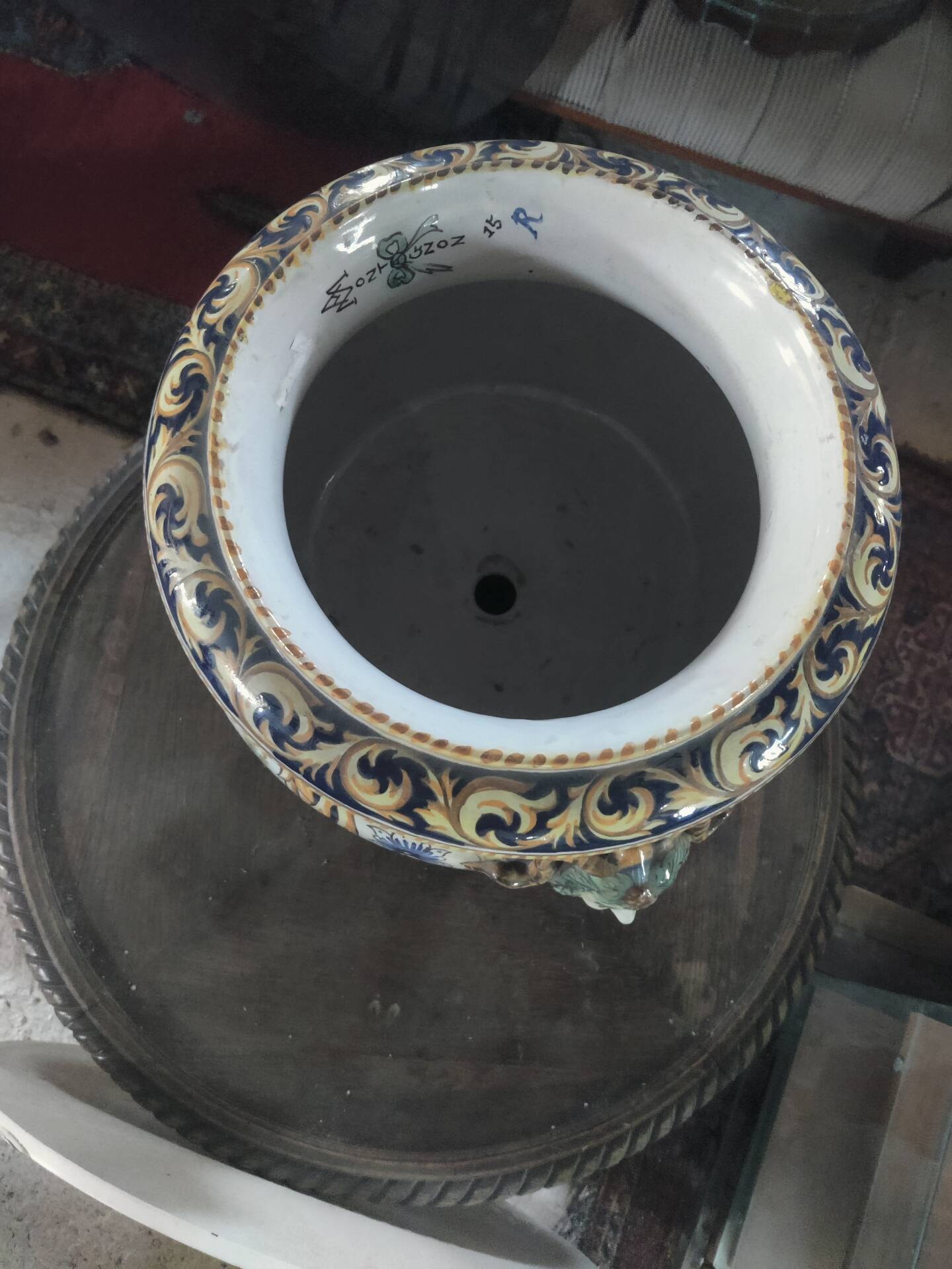 Cache pot Nevers