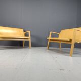 Bancs en contreplaqué du milieu du siècle
