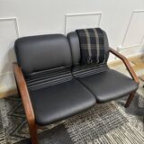 Design living room in black leather