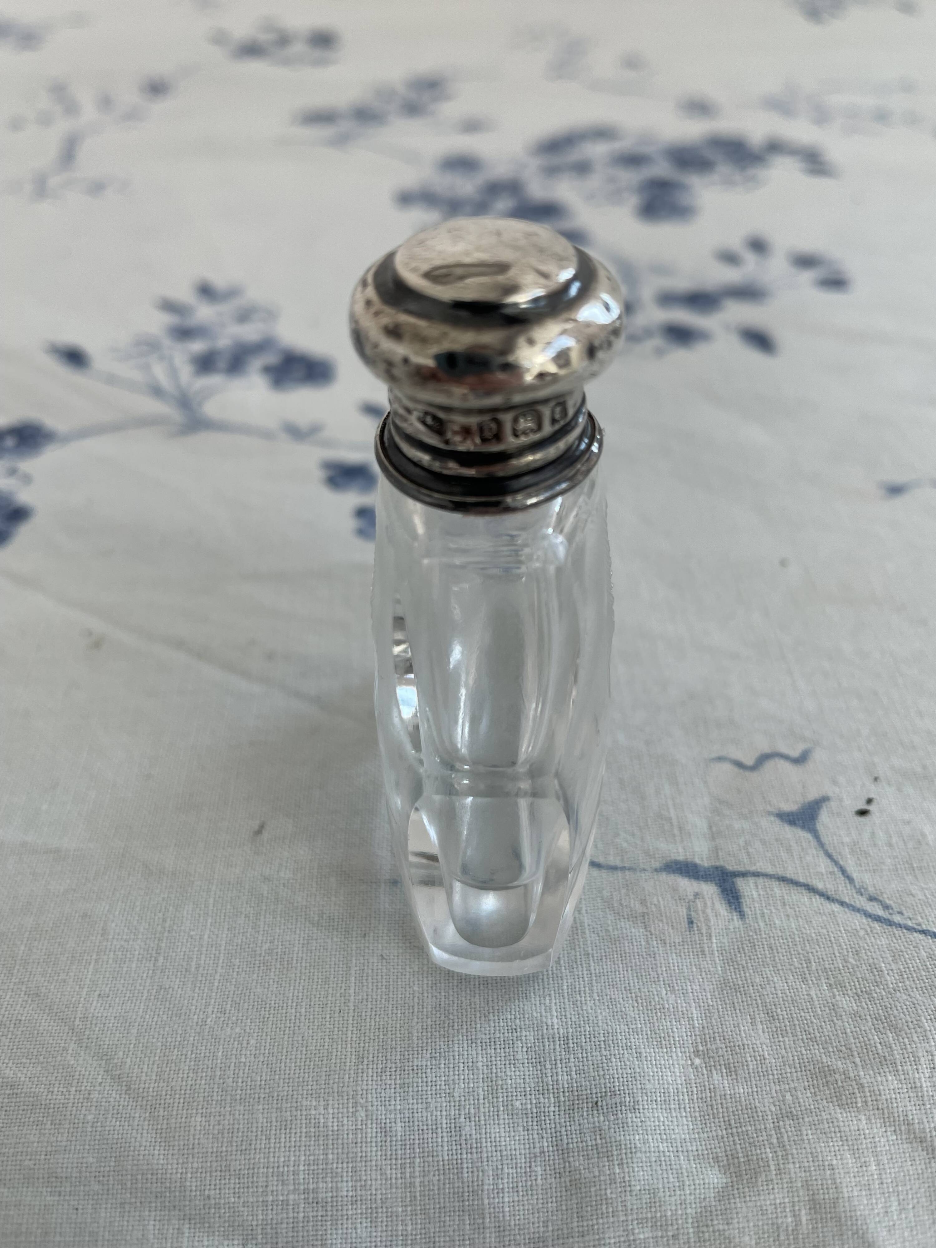 Perfume bottle, salt, silver, engraved glass, 1908, English silver hallmarks