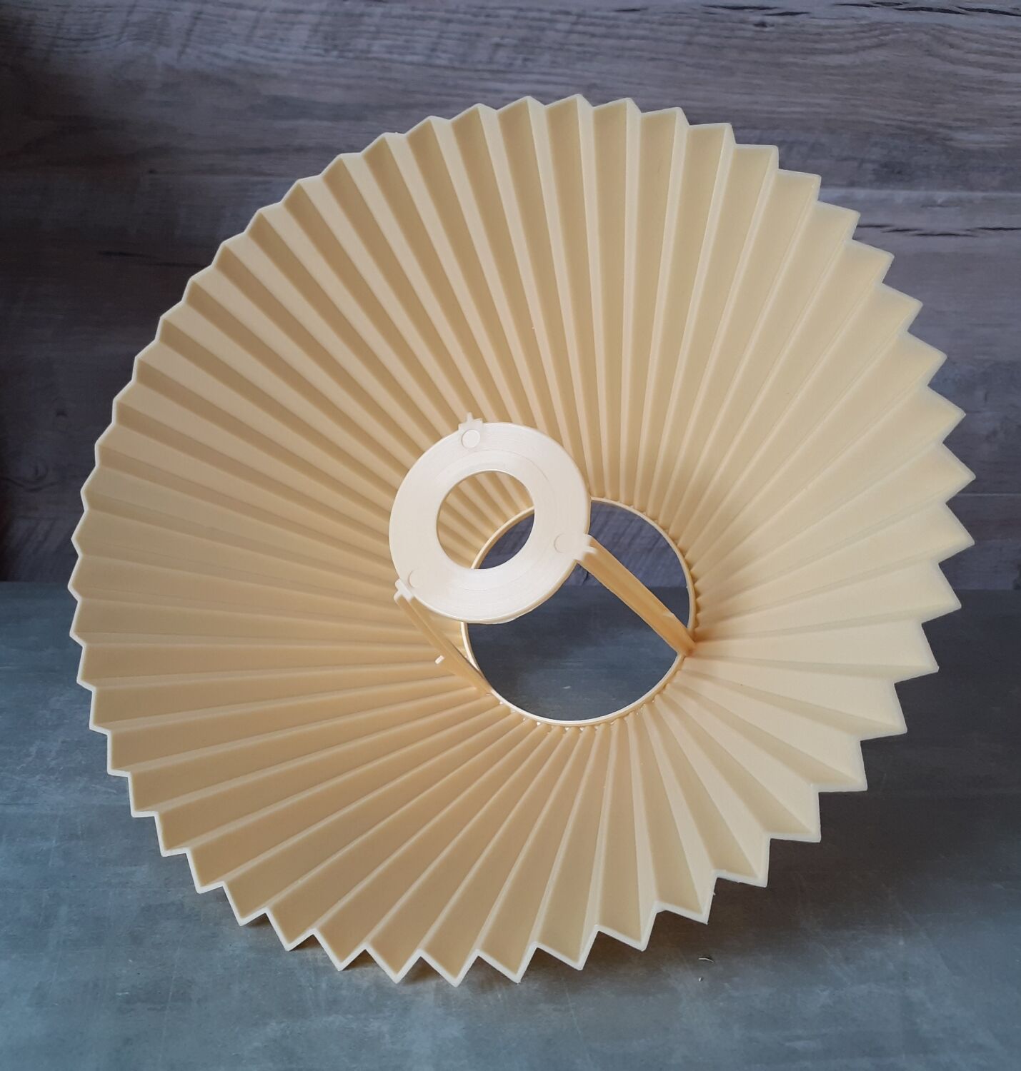 Vintage lamp flower marguerite