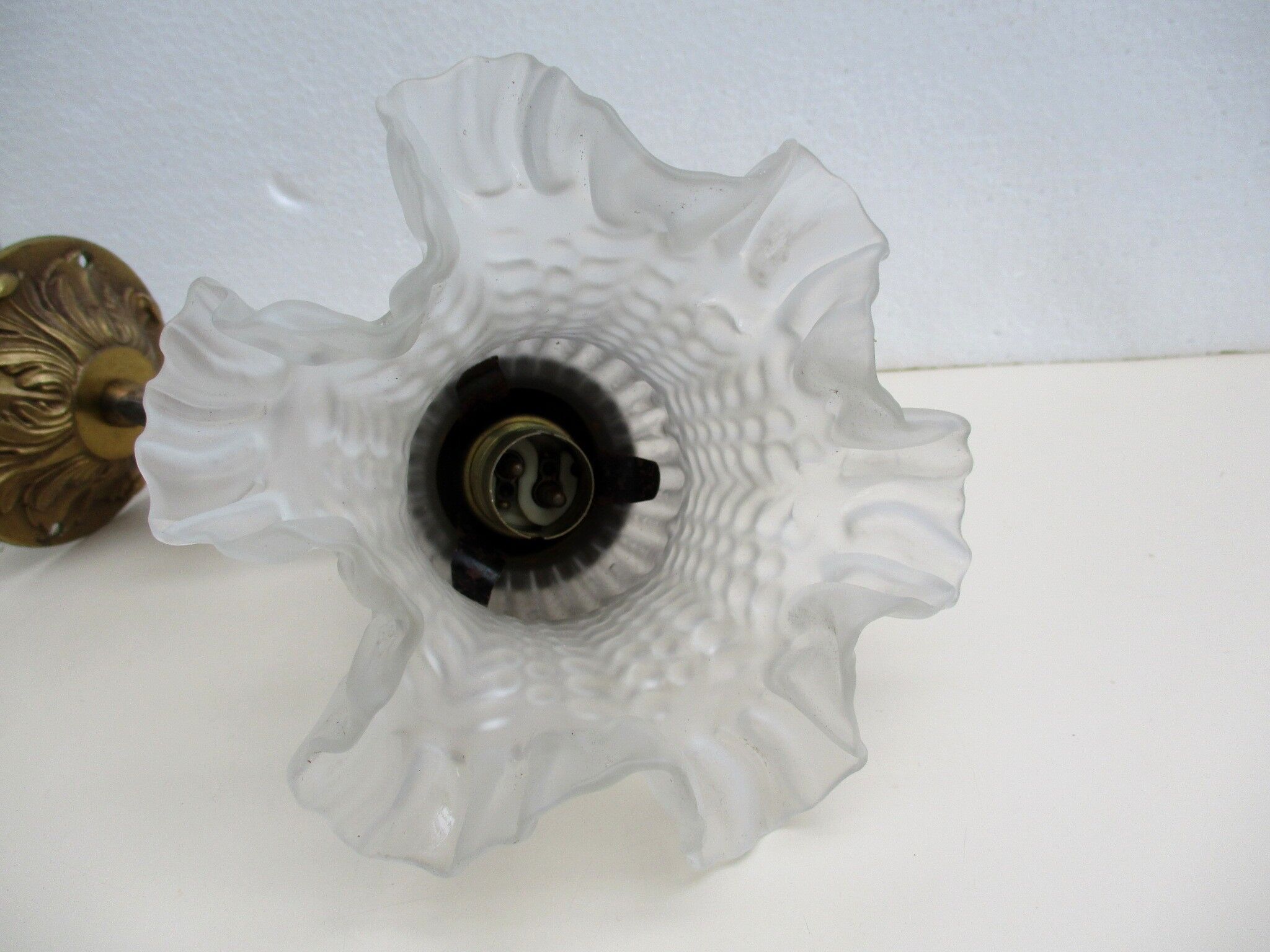 Bronze wall lamp + tulip lampshade