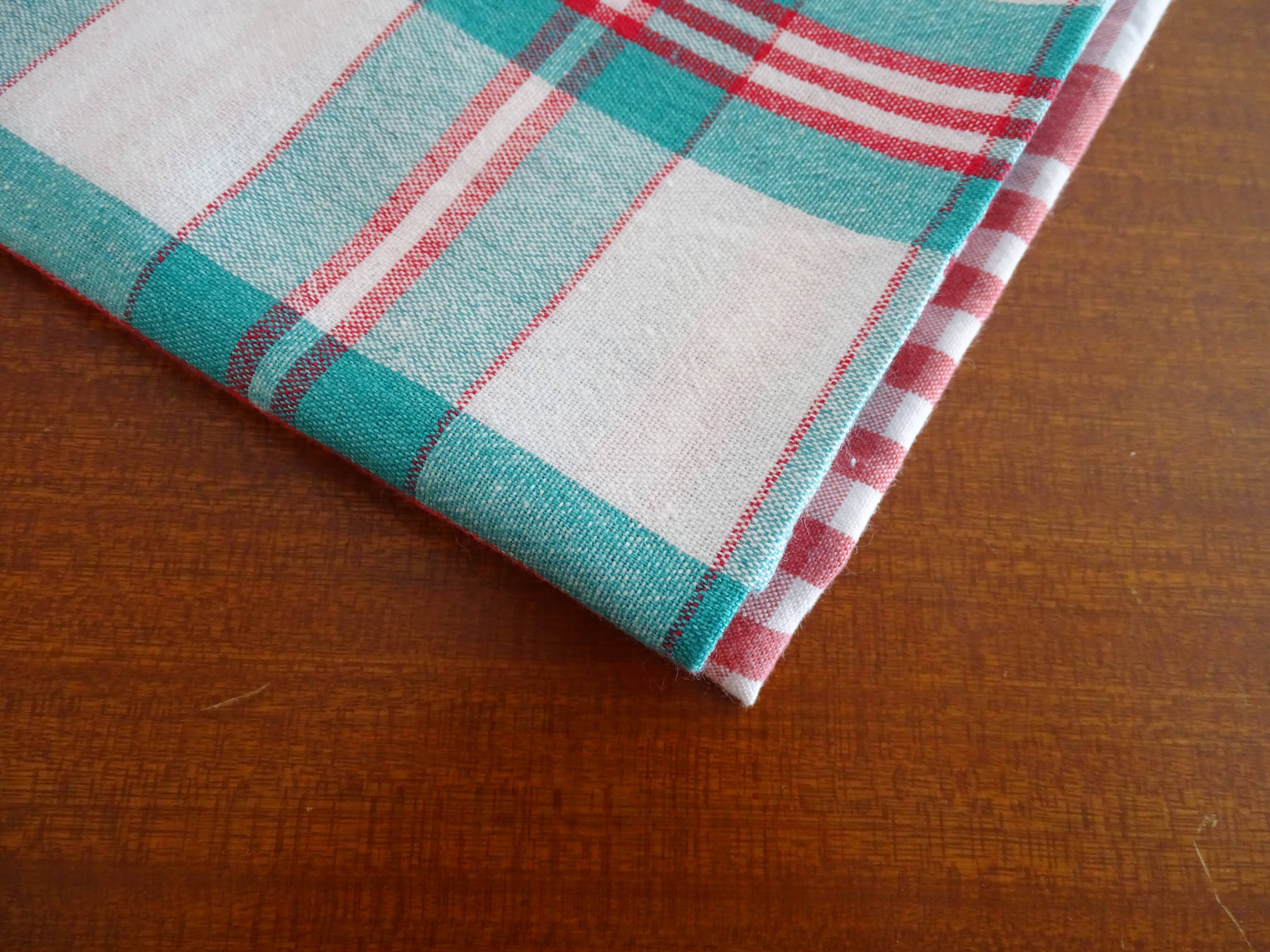 Lot 6 vintage multi-coloured plaid towels