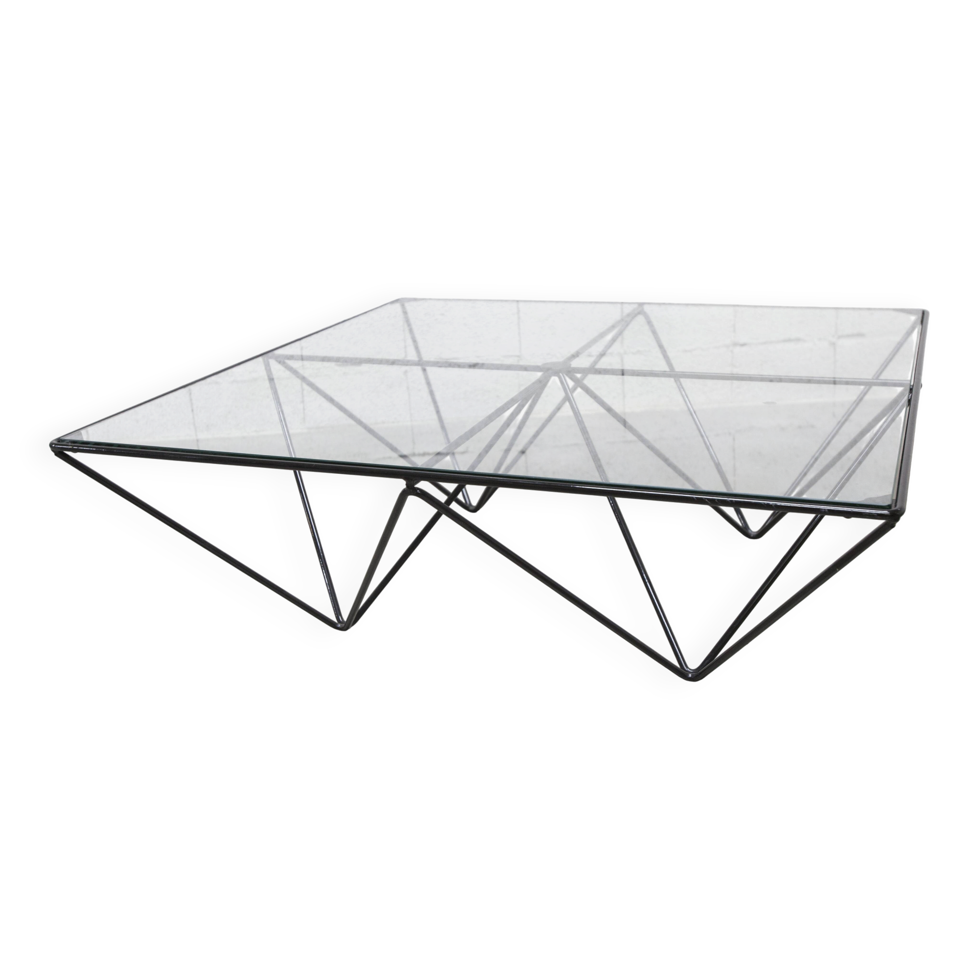 Coffee table 100x100cm in very good condition, 1980.