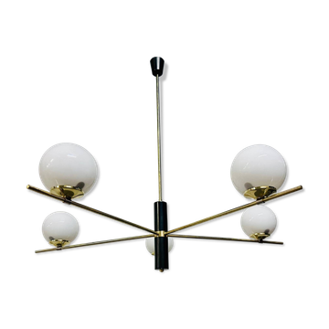 Lampadario con sfere opaline bianche, anni '60