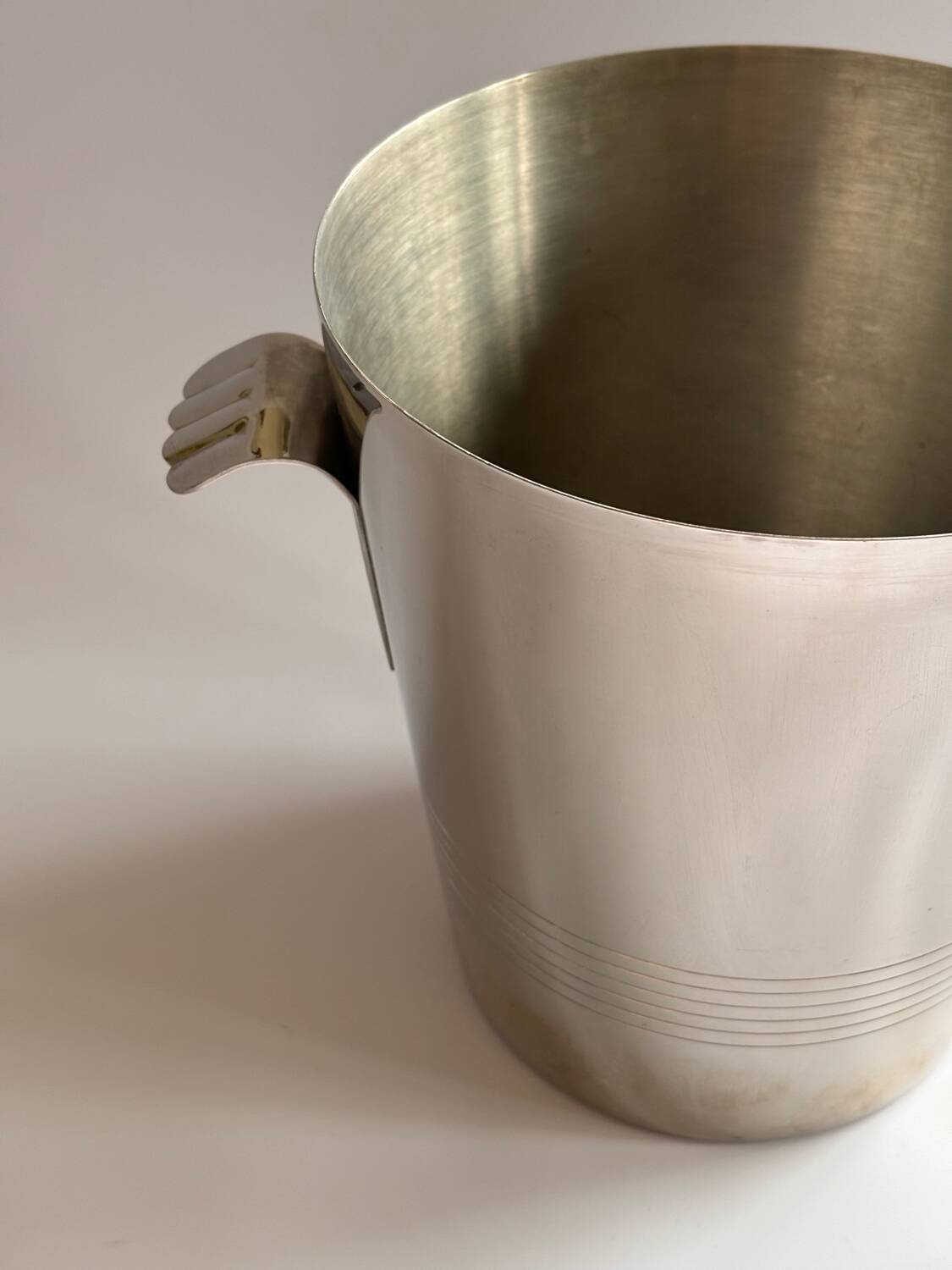 Silver metal champagne bucket