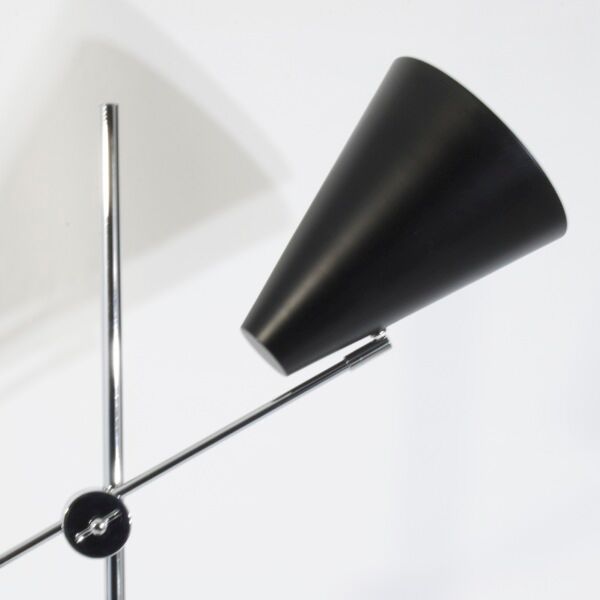 Adjustable desk lamp large model chrome and black, 71 cm.