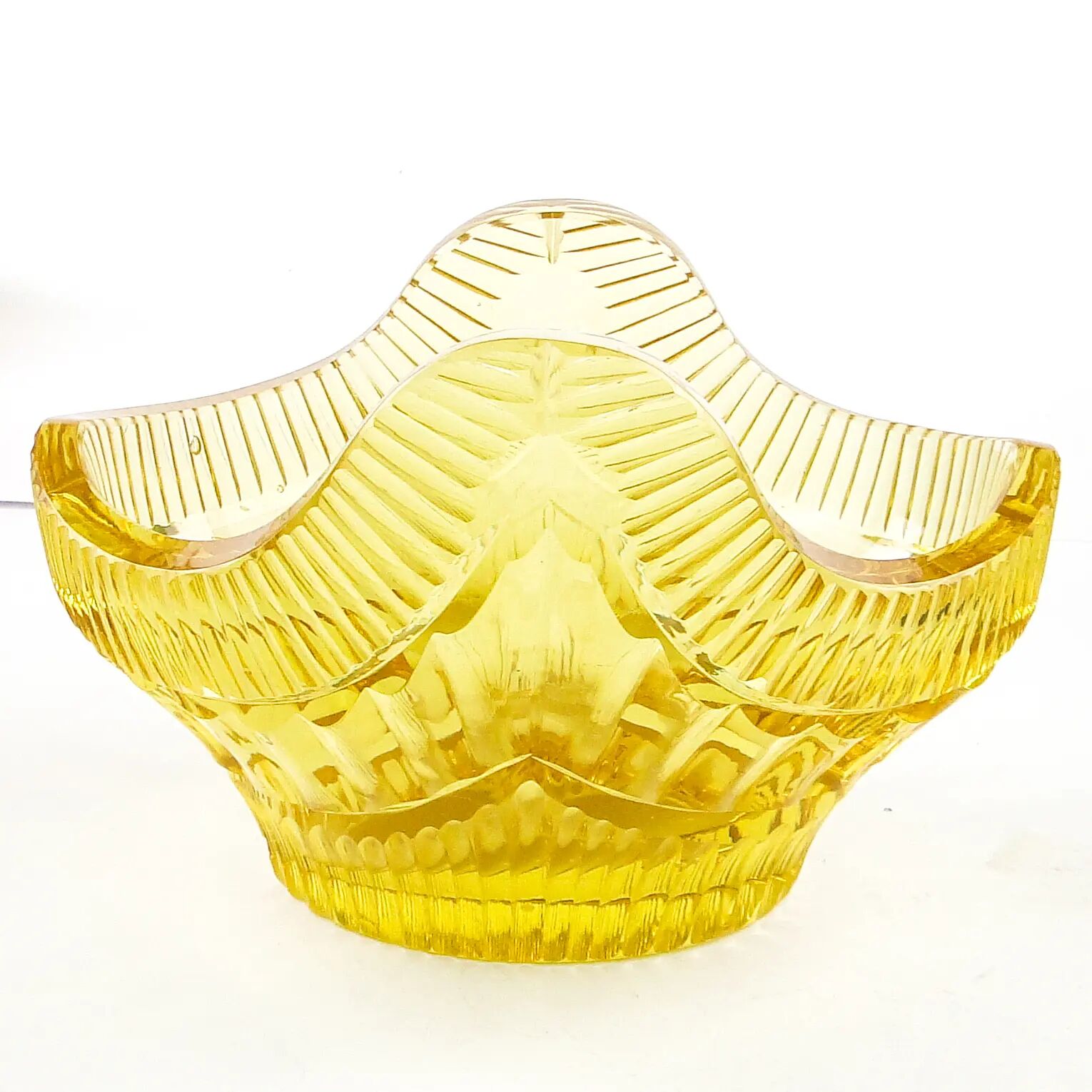 Bol à fruits Art Déco, cristal, conçu par R. Hlousek, Tchécoslovaquie, années 1930.