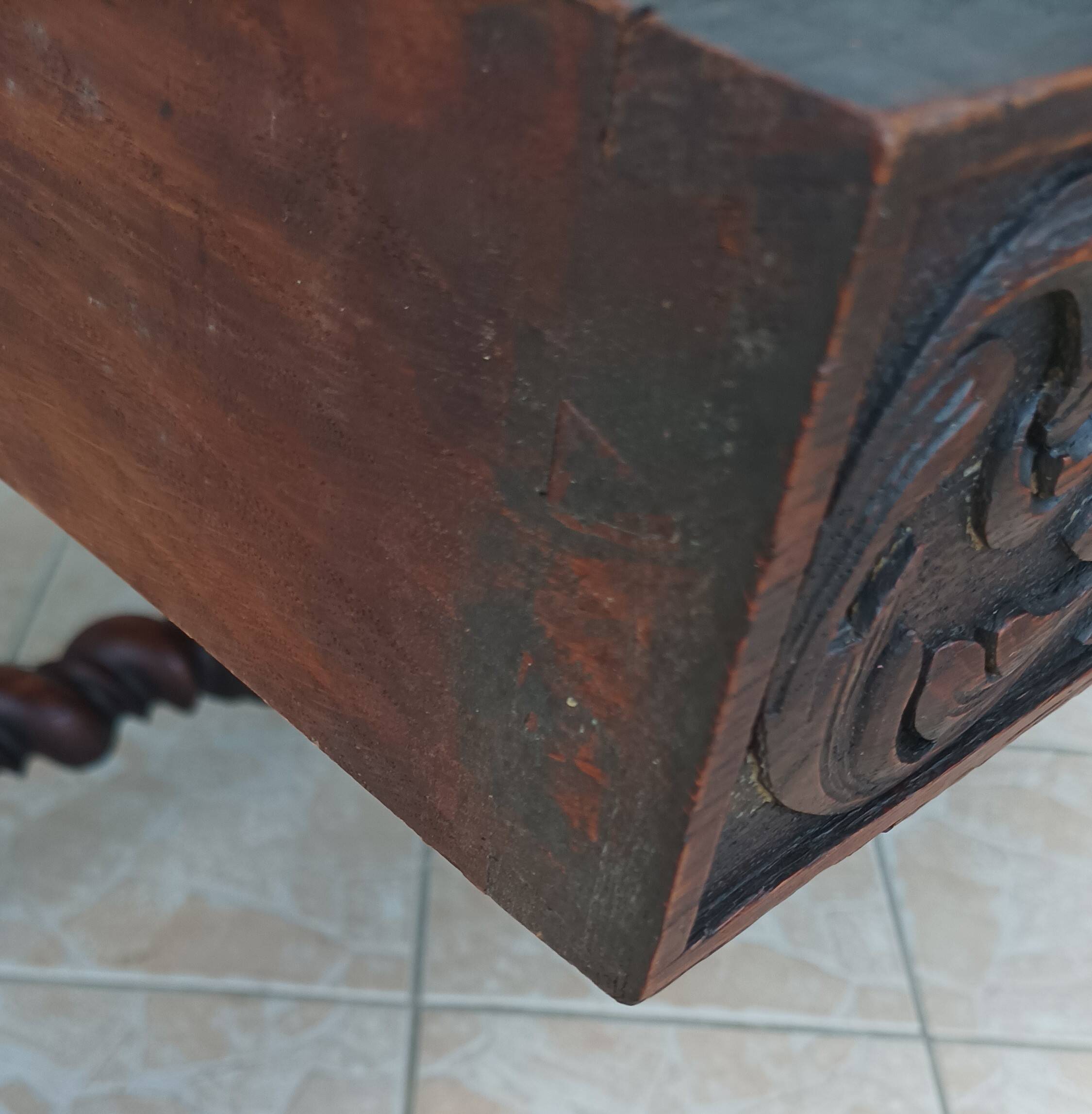 Bureau Louis XIII en chêne 19ème