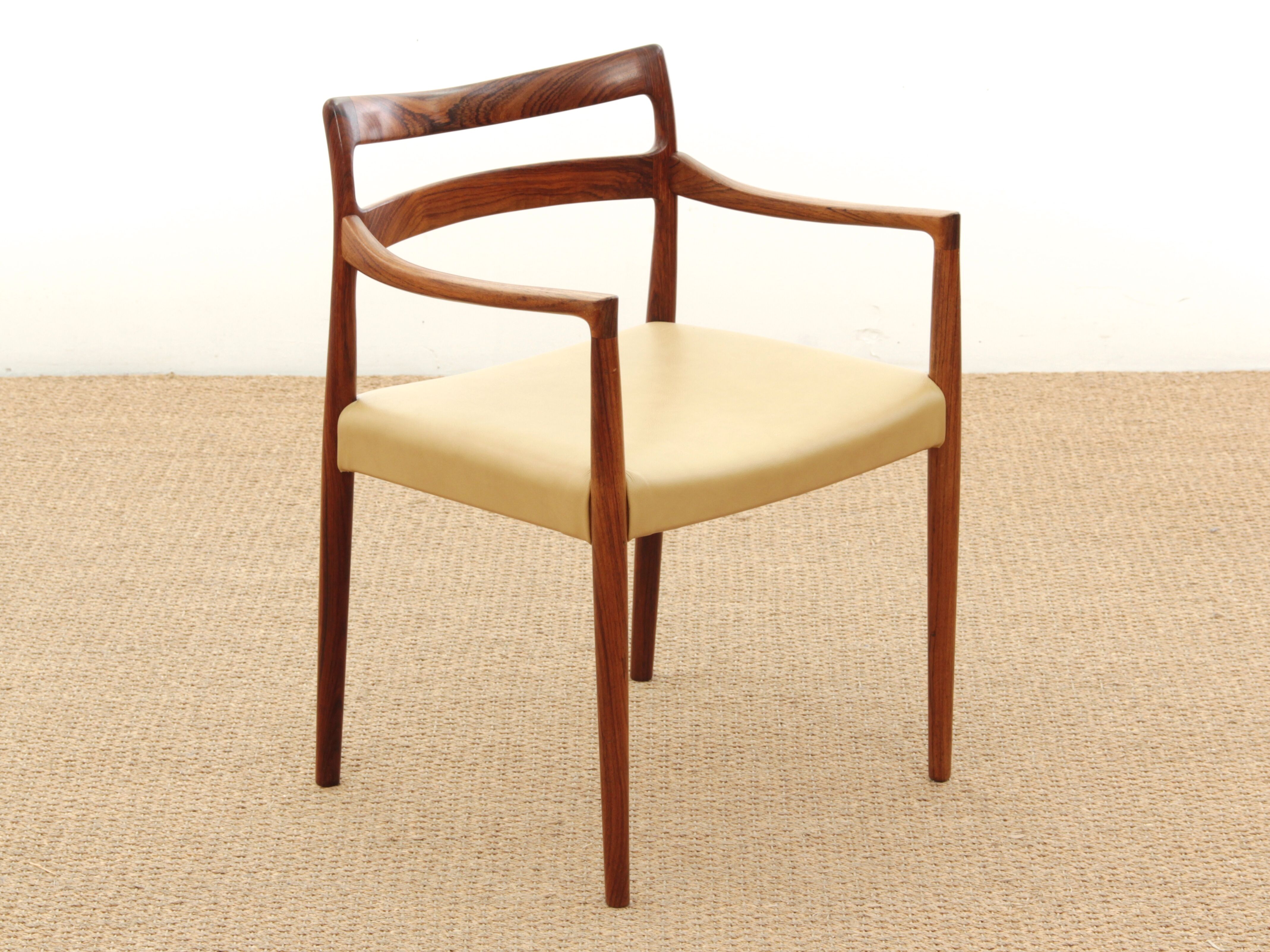 Scandinavian chair in rio rosewood