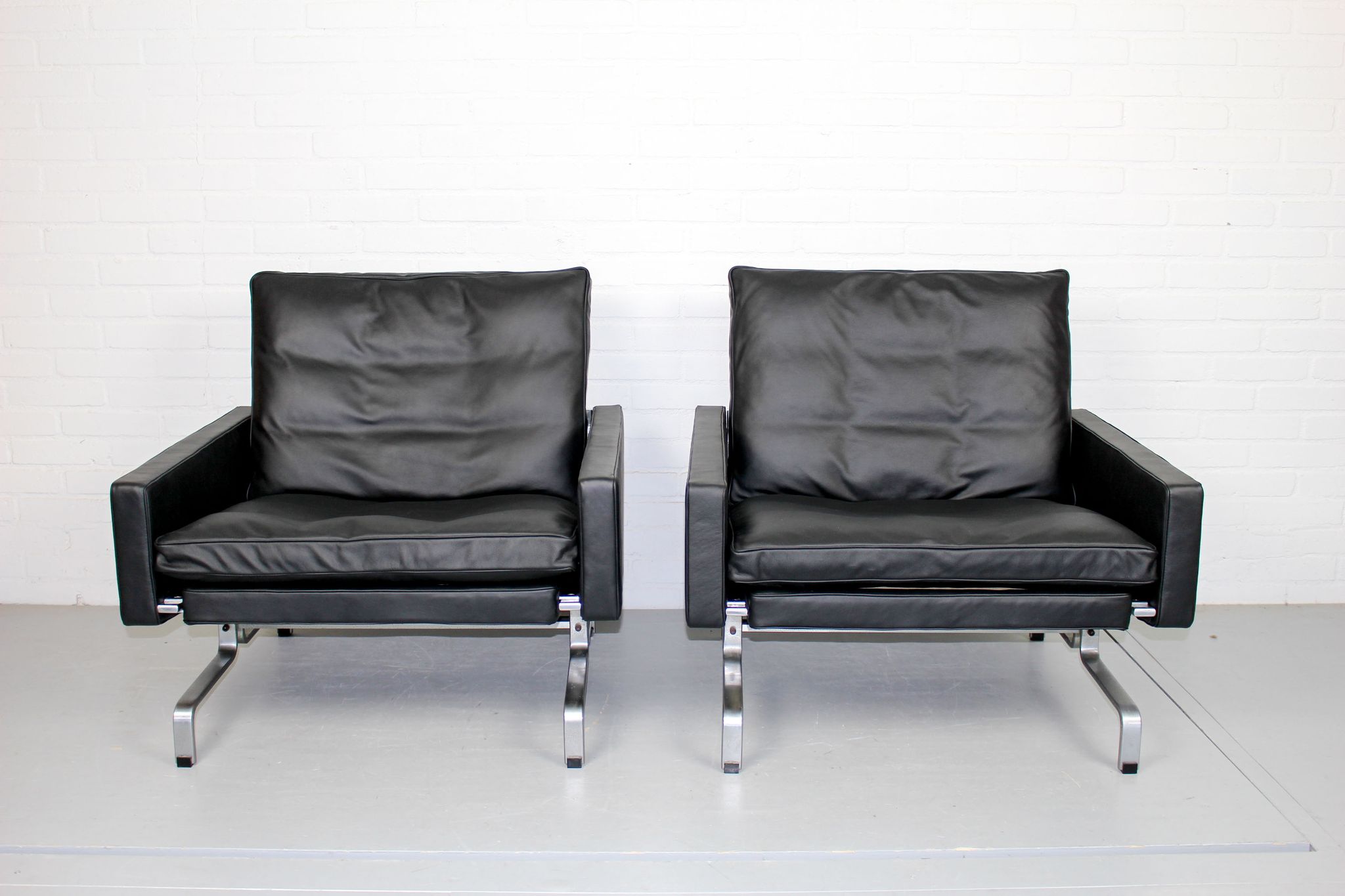 Set 2 vintage PK31/1 Lounge Chair & PK61 Coffee Table by Poul Kjaerholm for E. Kold Christensen