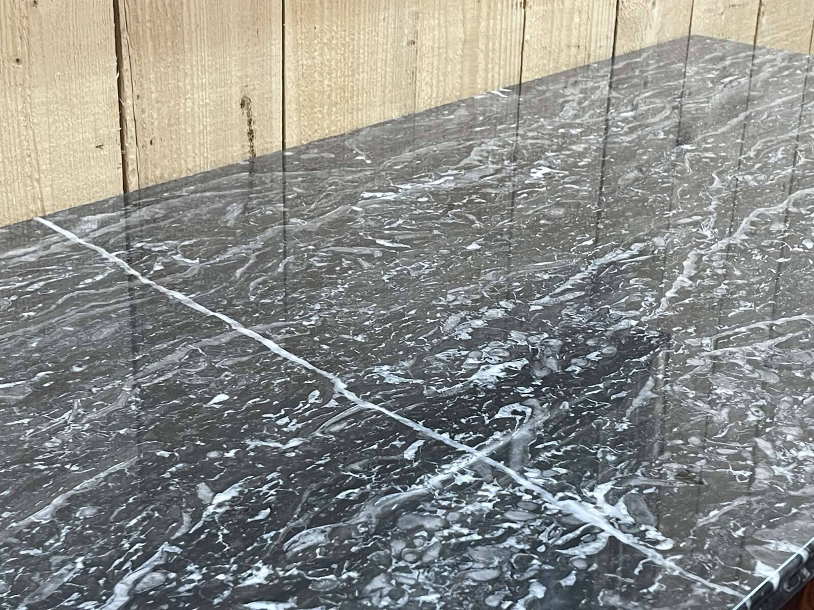 19th century Restoration chest of drawers in mahogany and marble top