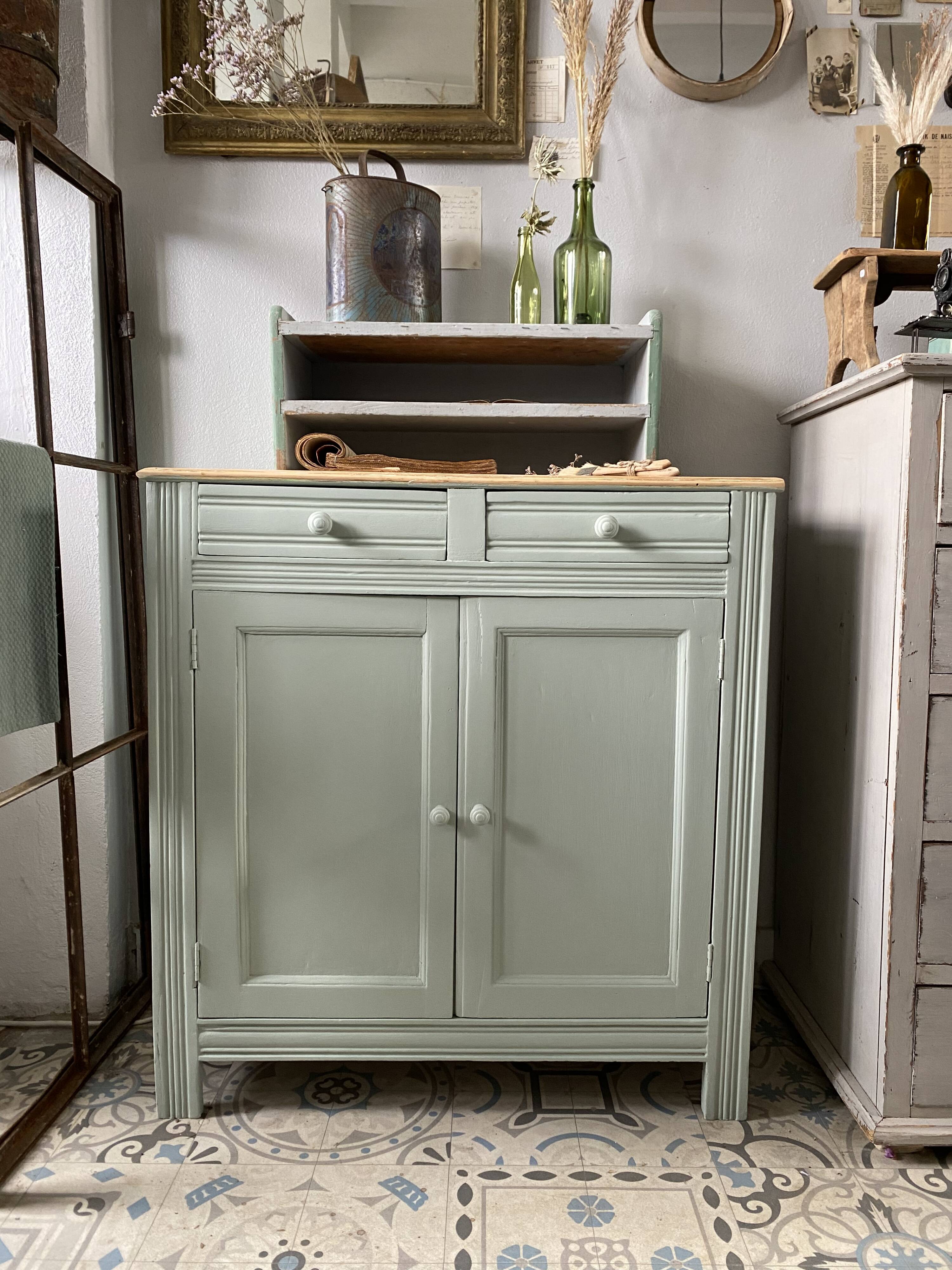 Water green Parisian buffet