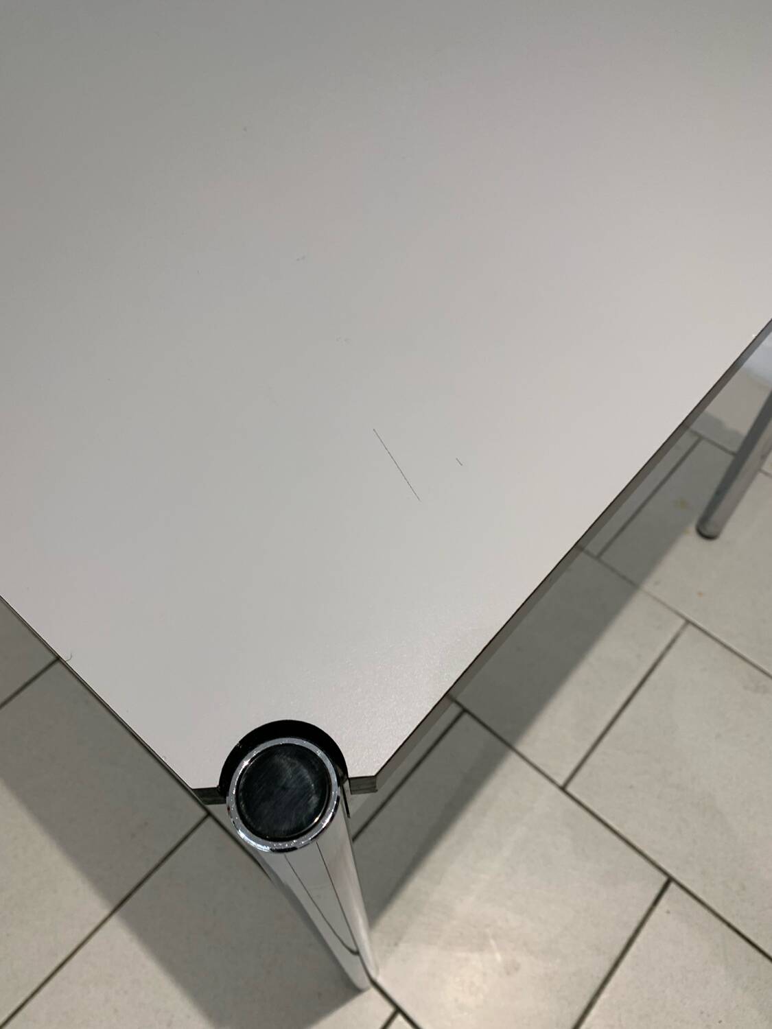 Table USM Haller Design