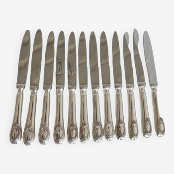 Set de 12 couteaux de table en métal argenté