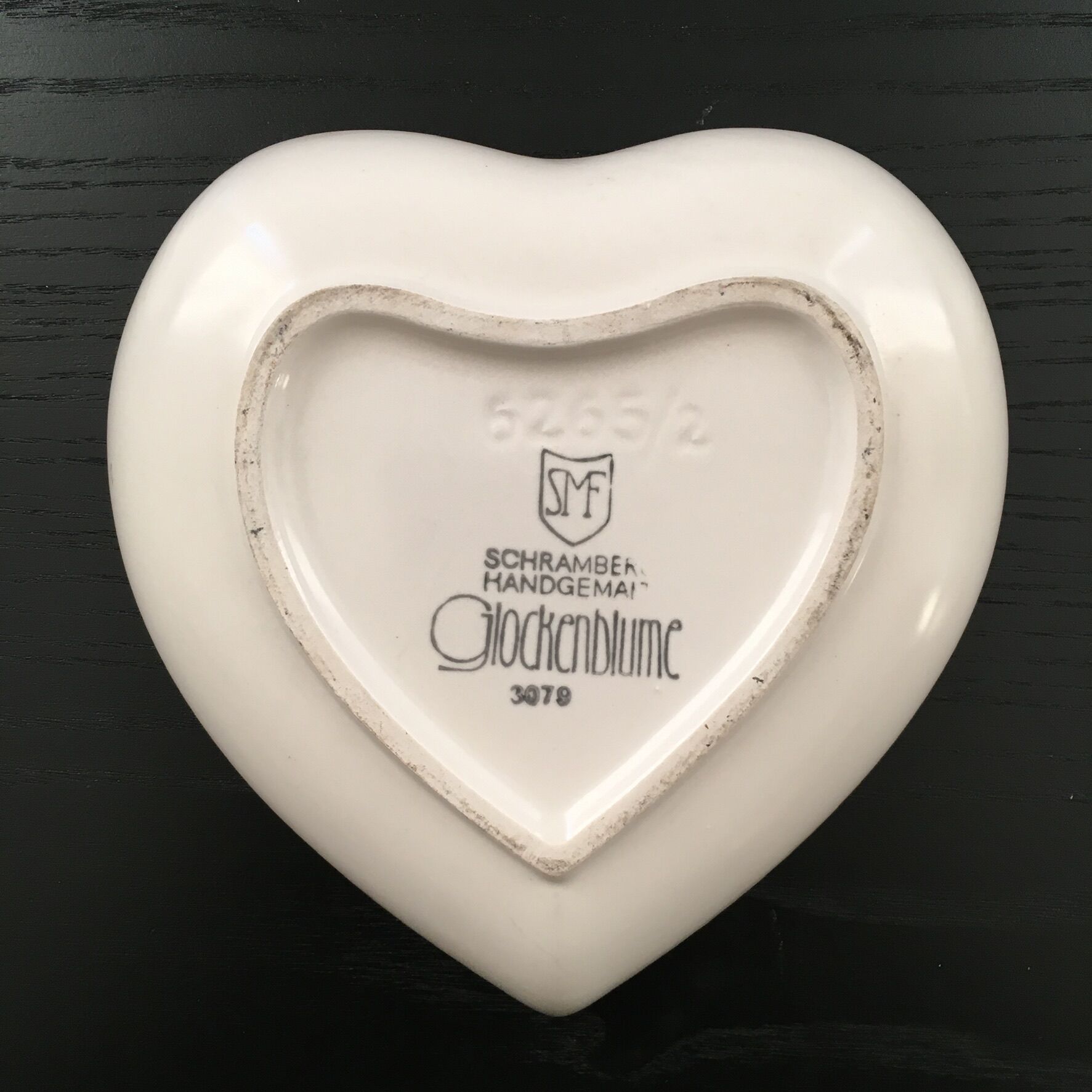 Trinket tray decorated with blue bells