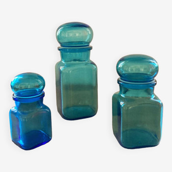 3 bocaux en verre bleu