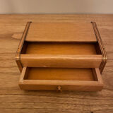Box from the 40s-50s with a sliding wooden lid and copper.