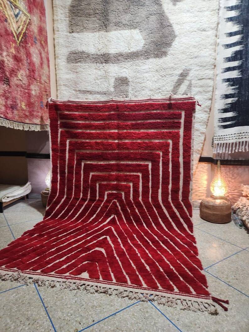 Off-white Moroccan rug with geometric patterns, 200cm x 300cm