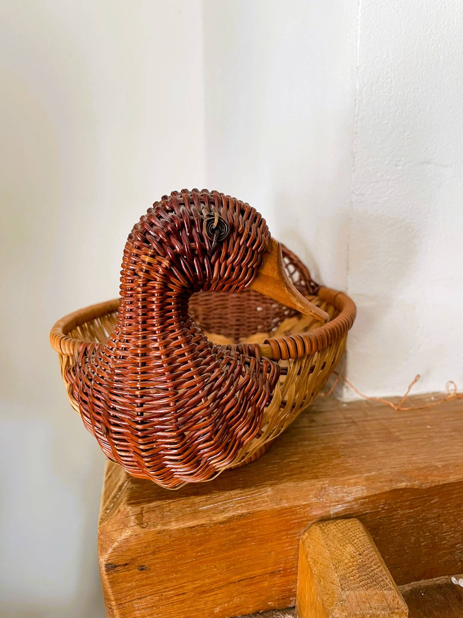 Panière / corbeille en osier en forme de canard
