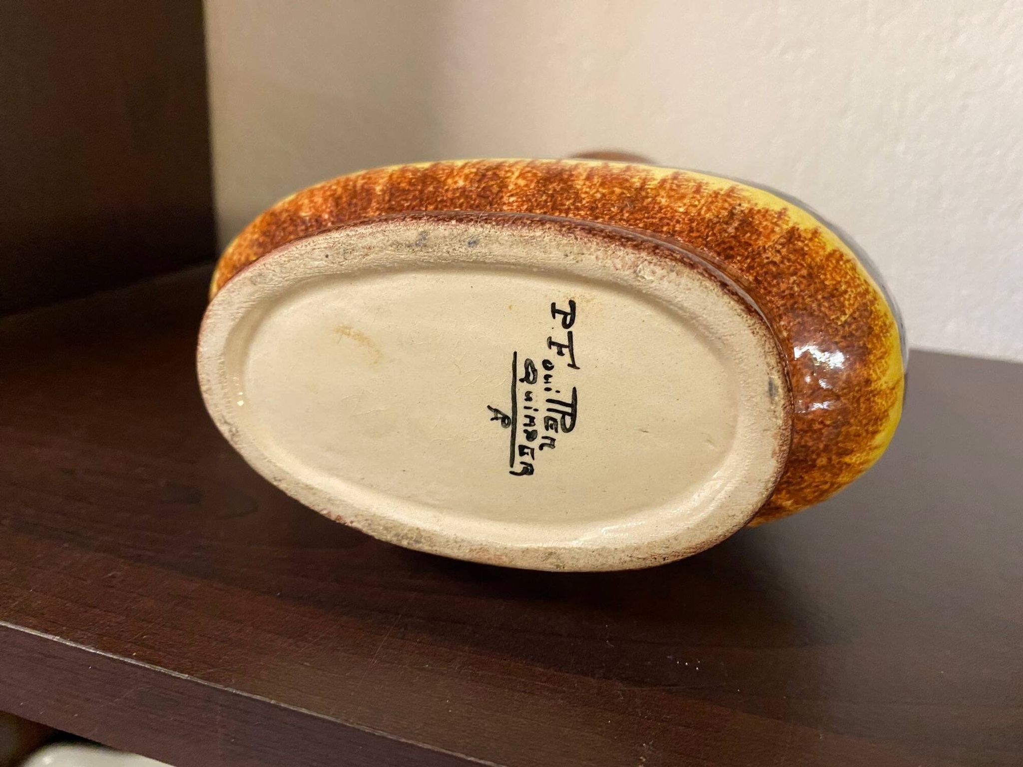 Pichet quimper fouillen faience annees 50/60 forme oblique decor ajoncs