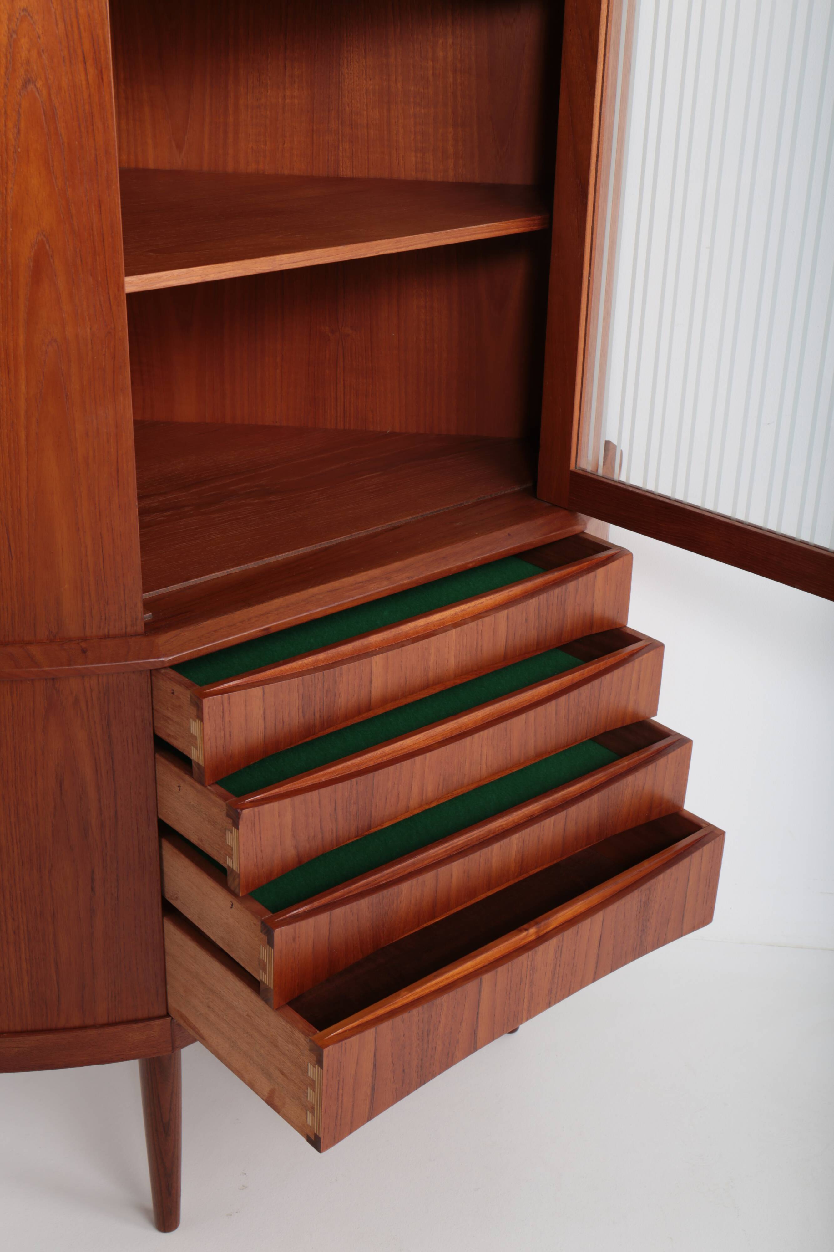 Danish teak corner cabinet - Midtjydsk Mobelfabrik