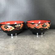 Set of 4 japanese bowls in lasewood decorated with black and red paint