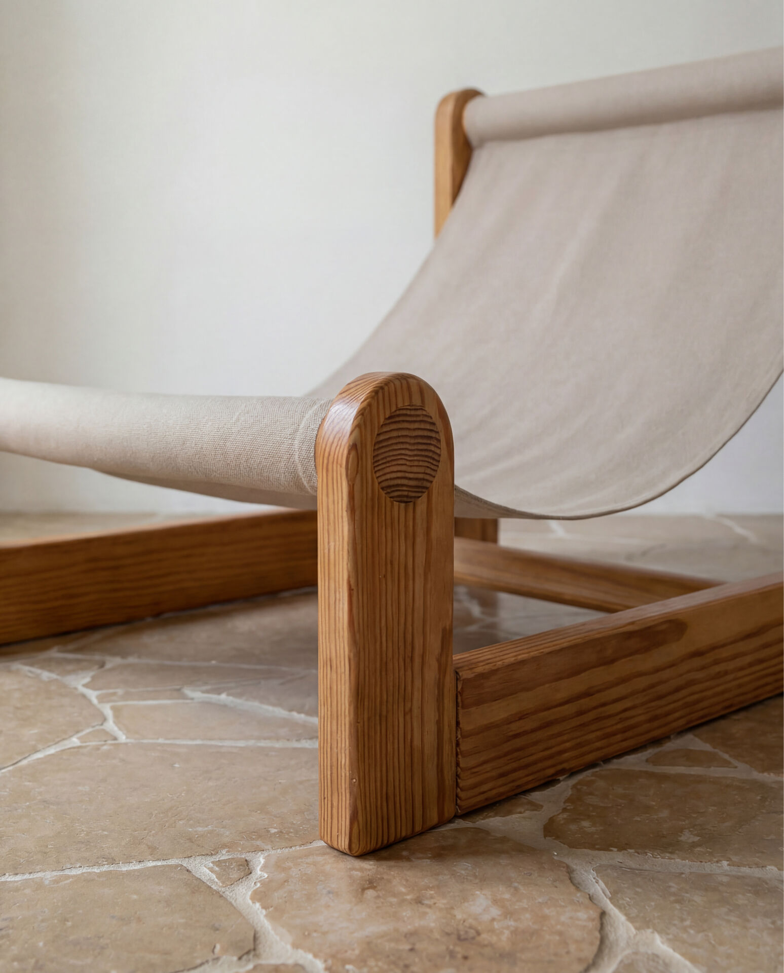 Chaise longue moderniste