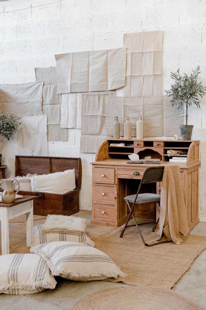 Folding velvet chair