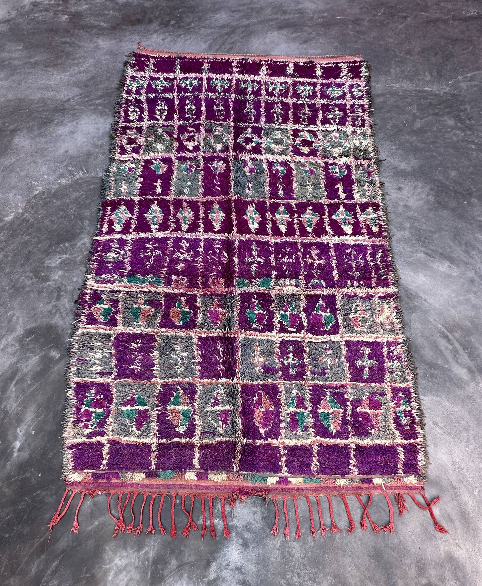 Moroccan Talsint purple rug - 193 x 324 cm