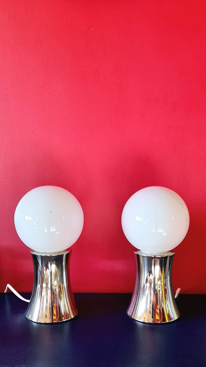 Pair of chromed metal and opaline lamps, 1980.