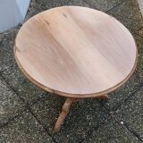 Tripod pedestal table, in solid blond walnut; tripod base,