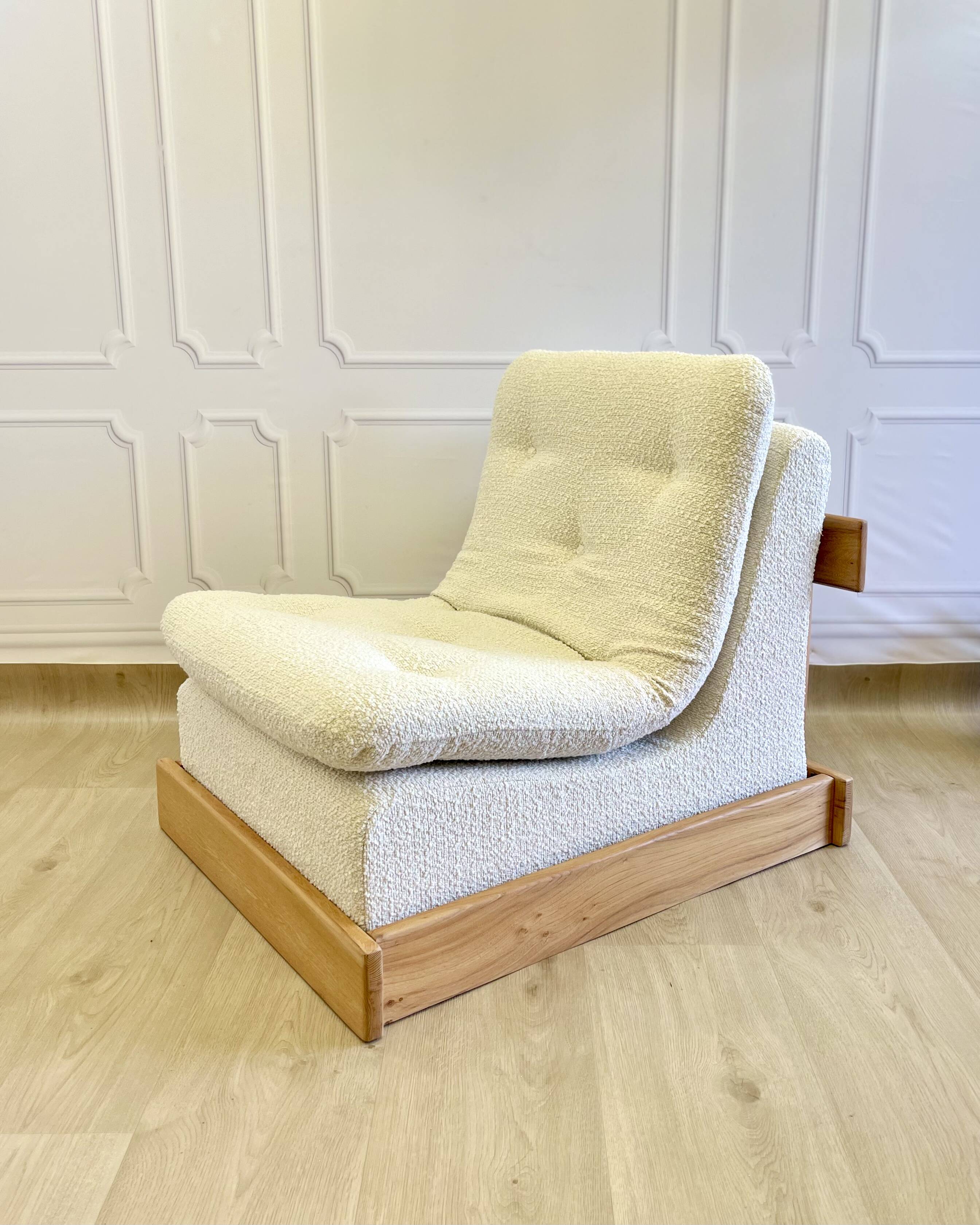 Vintage brutalist armchair in oak – ecru boucle fabric