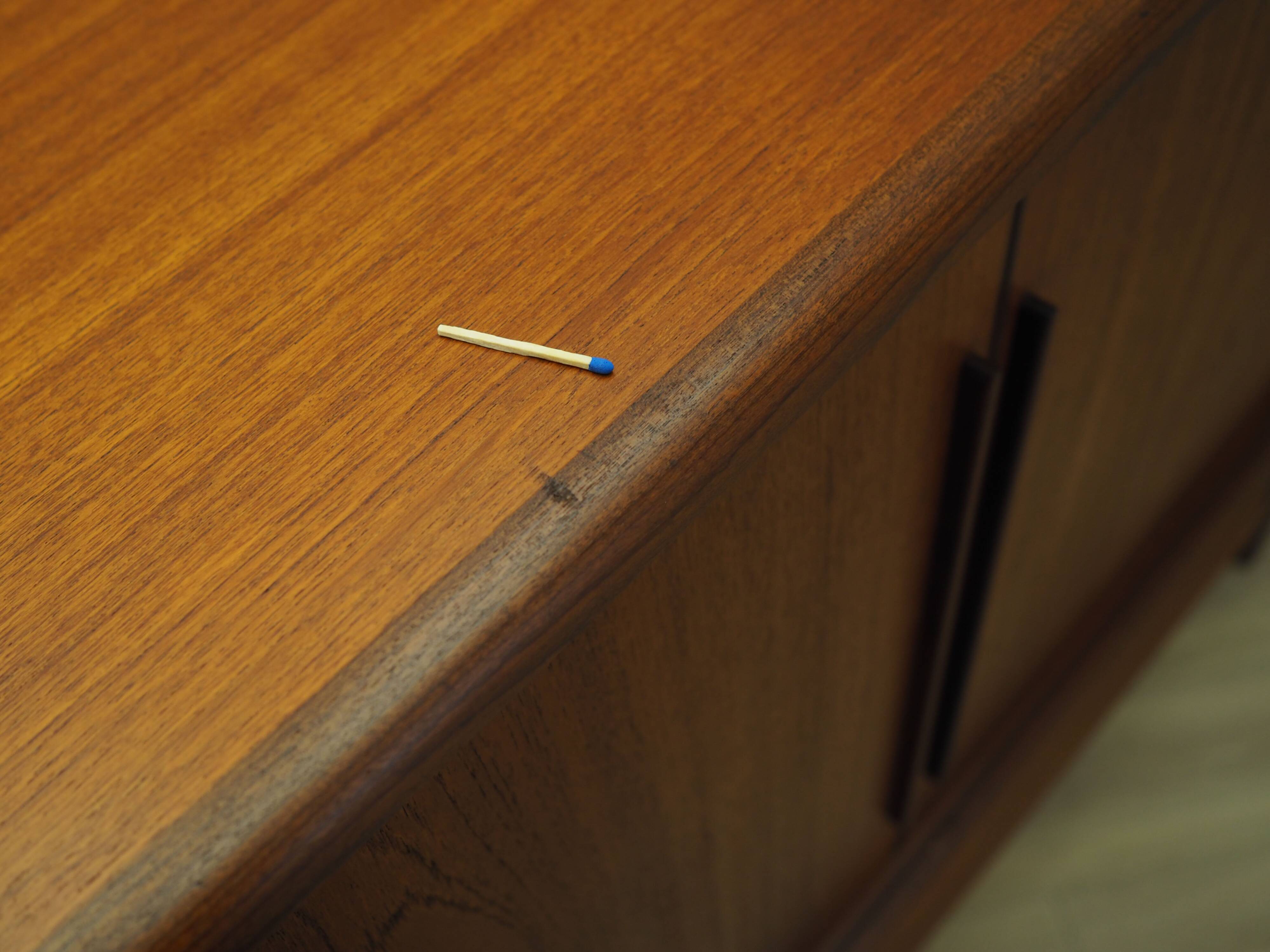 Enfilade en teck, design danois, années 1960, production : Danemark