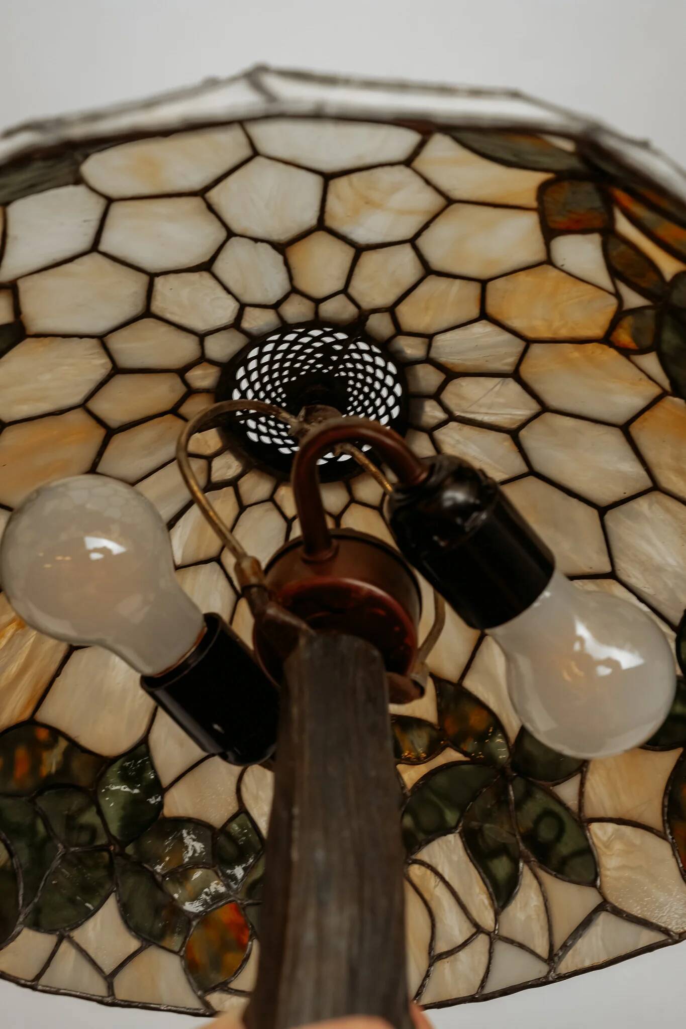 Tiffany-style table lamp with stained glass shade