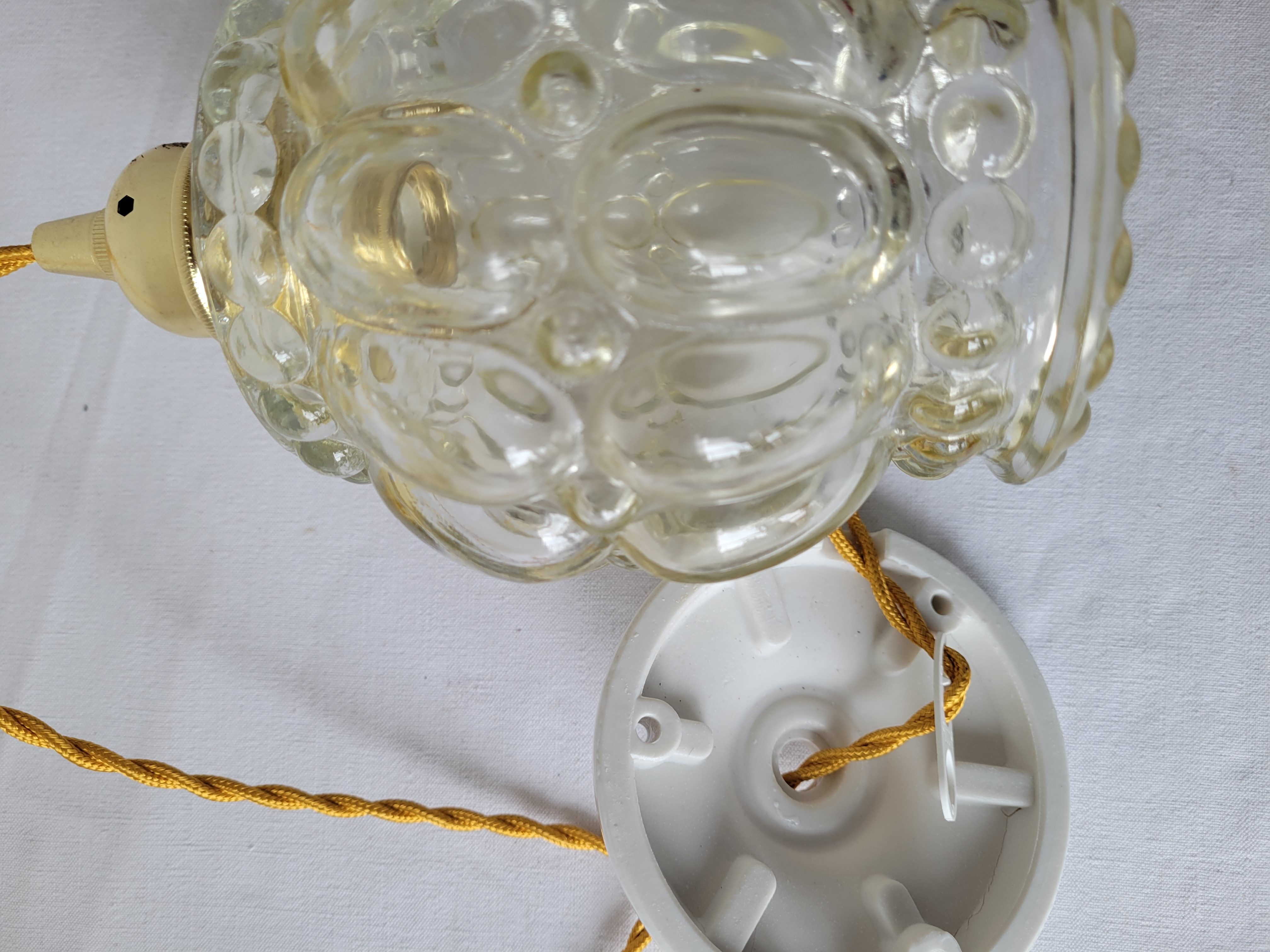 Suspension en verre moulé bubbles