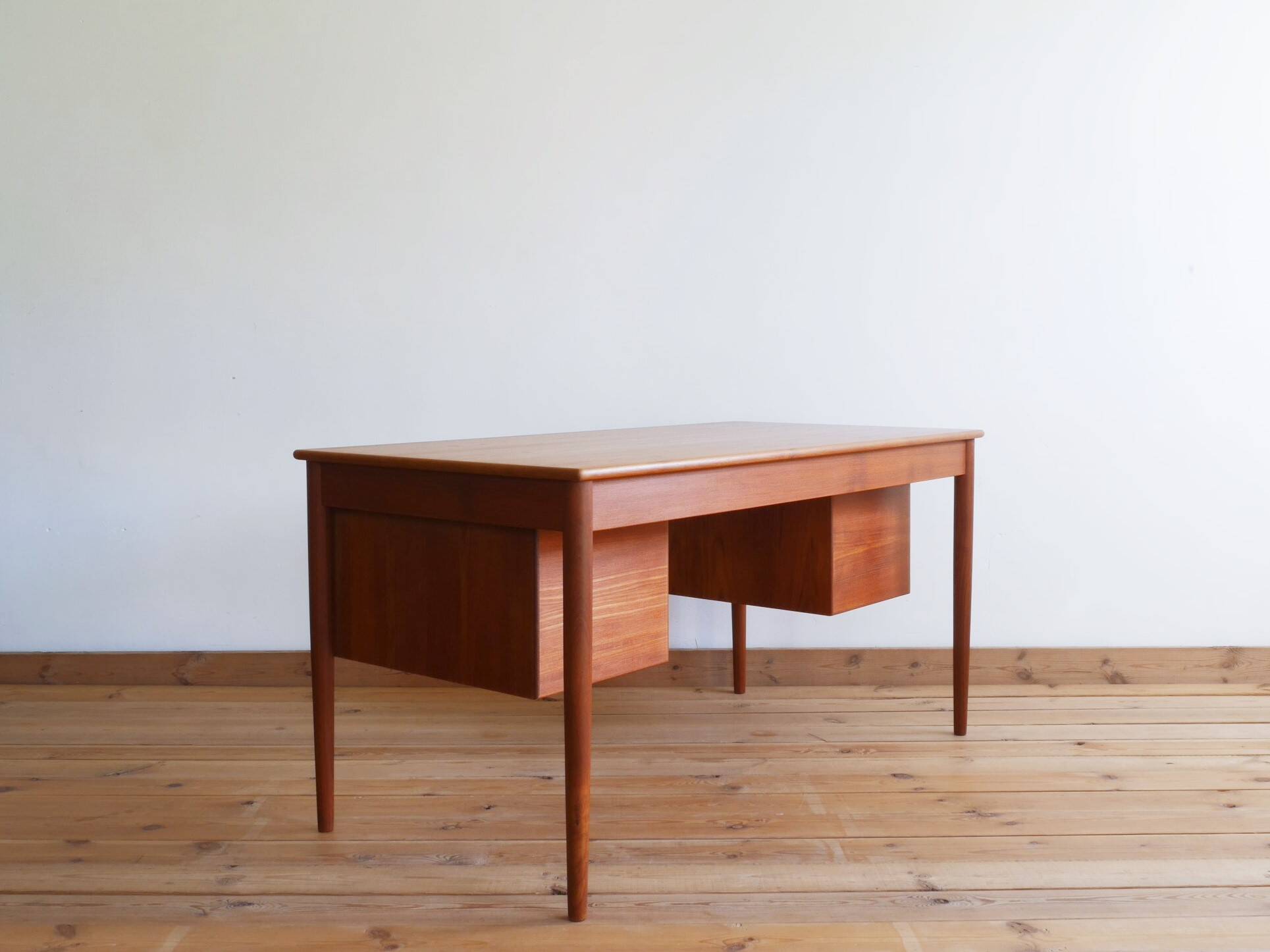 Danish Teak Desk by Børge Mogensen for Søborg Møbelfabrik, 1950s
