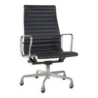 Chaise de bureau à dossier haut bleu marine Herman Miller Original Eames EA337