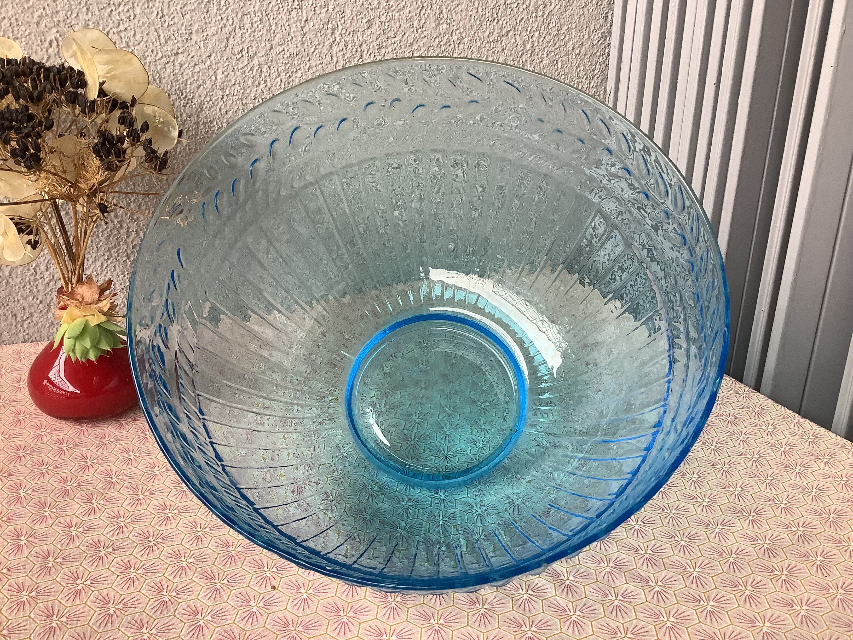 Salad bowl in molded glass pressed art deco fluorescent blue
