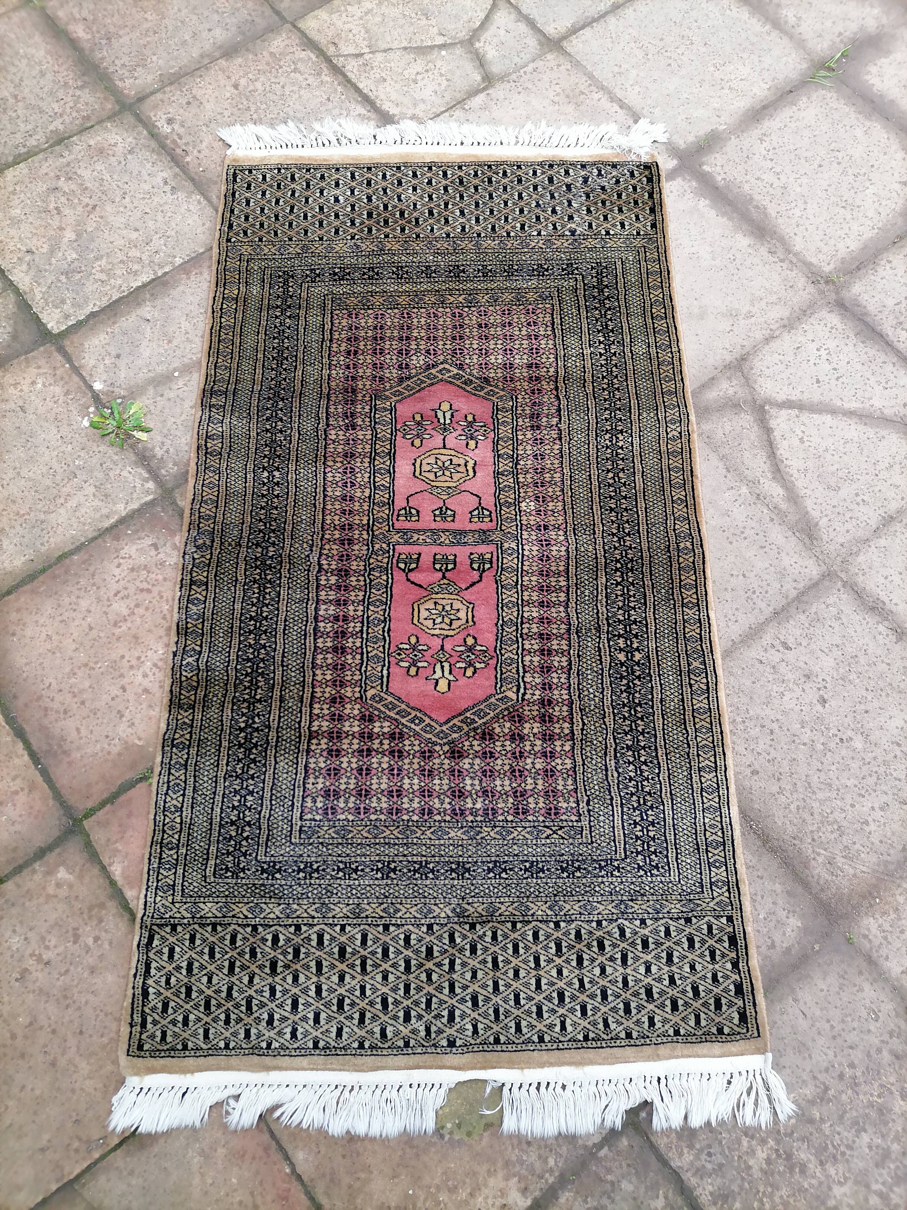 Old oriental carpet. Pakistan  140 x 71 cm