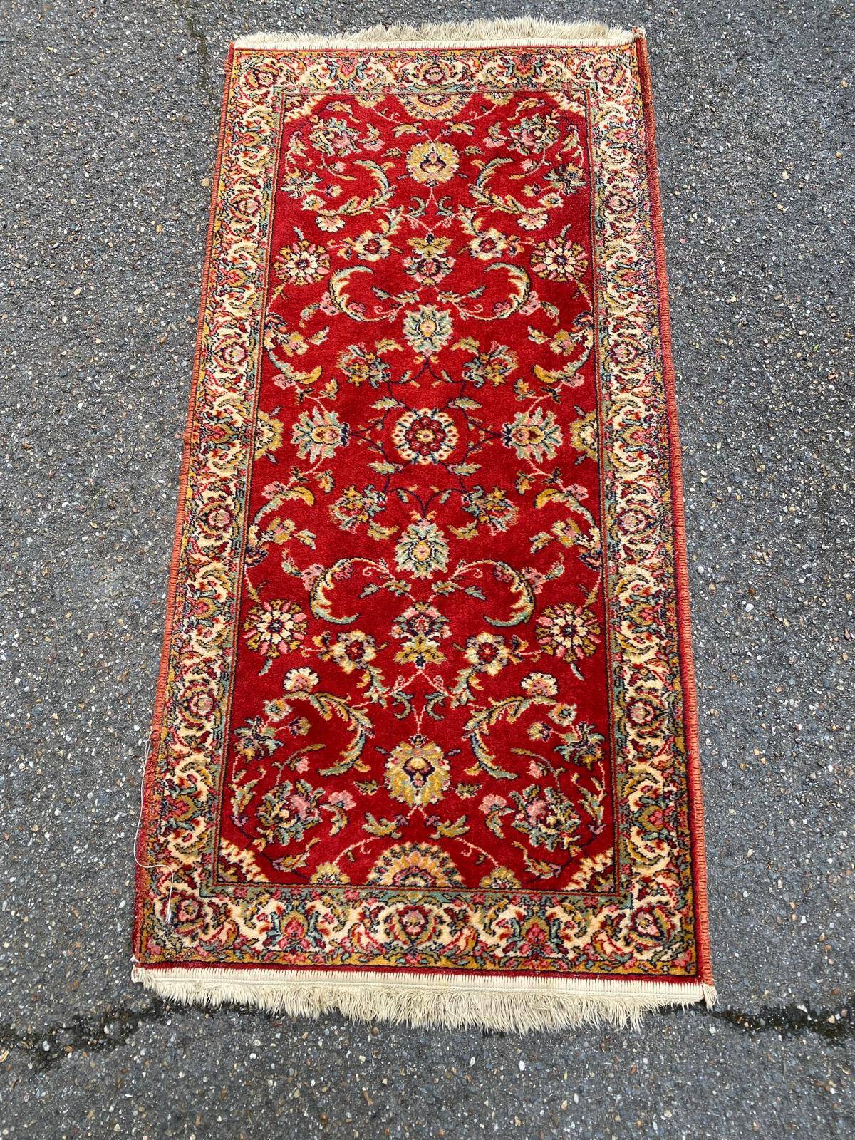 Tapis persan en laine bordeaux fleurs fait main 140x70