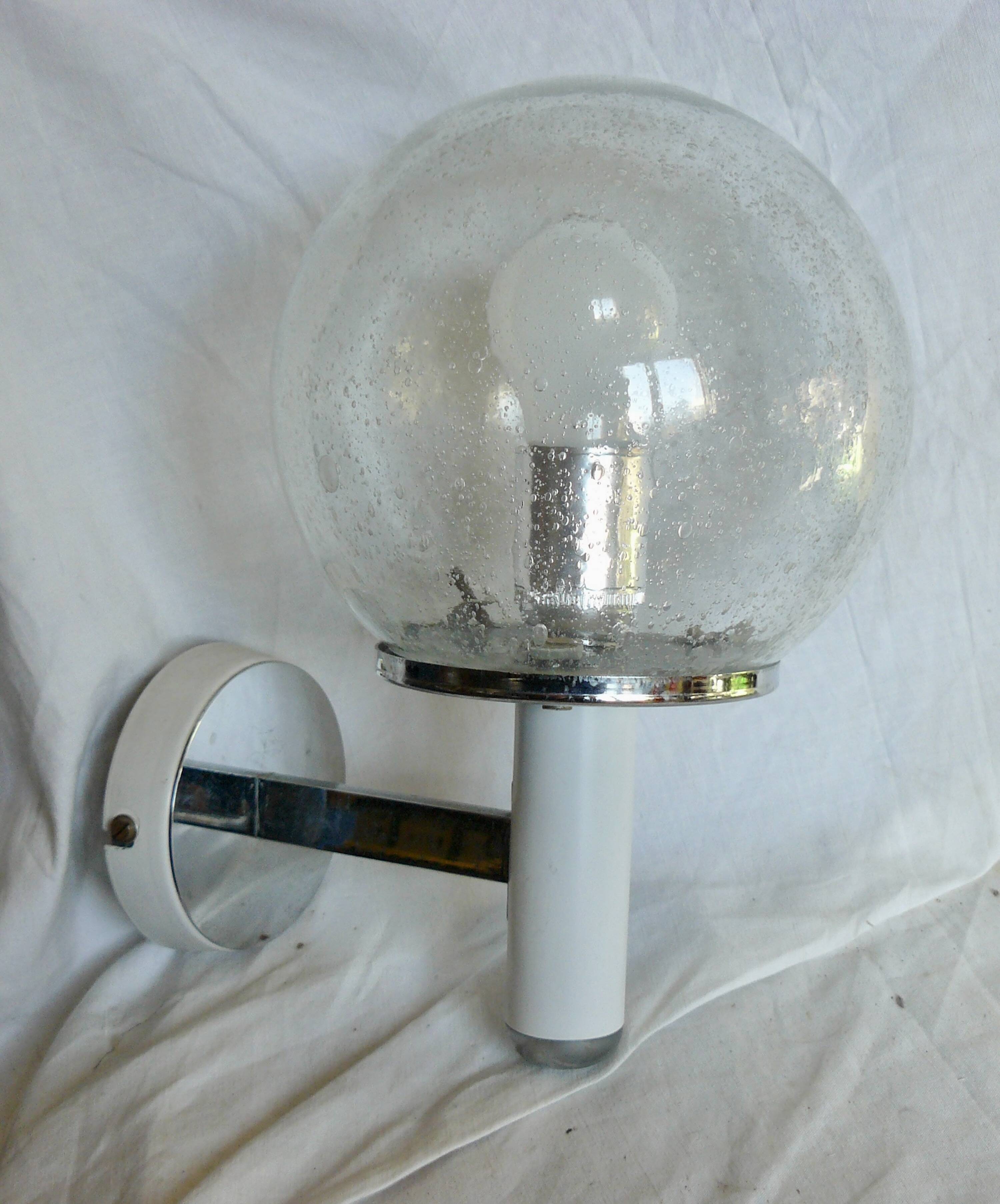 Italian design wall lamp from the 1970s