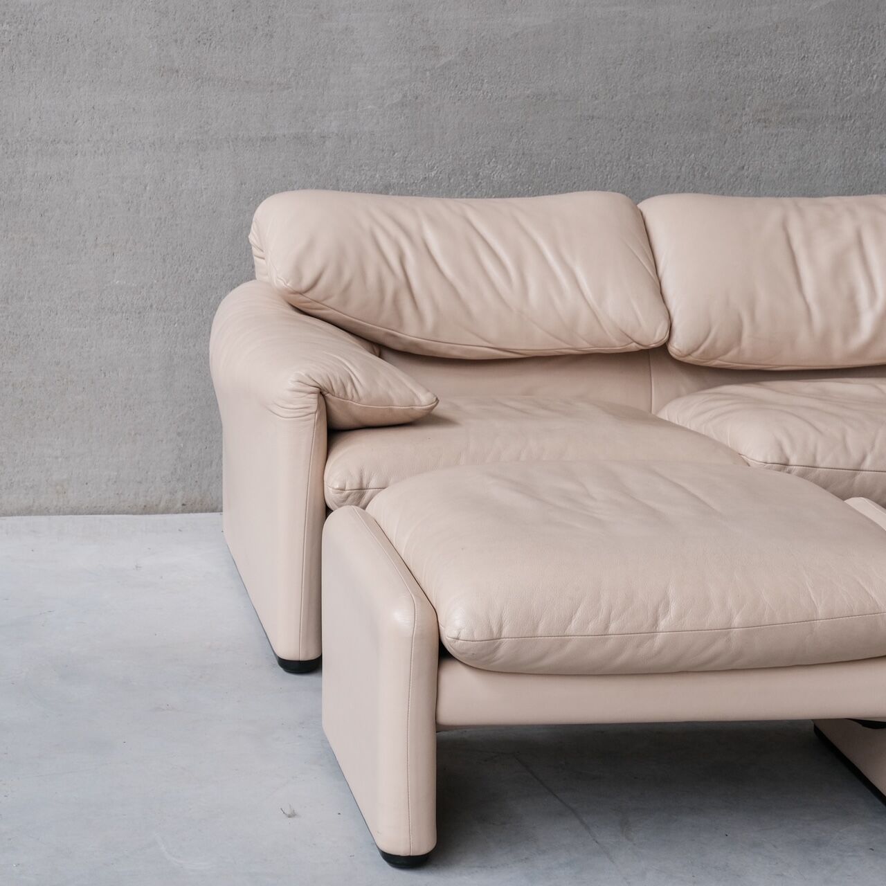 Vico Magisretti 'Maralunga' Suite of Sofas and Armchairs for Cassina