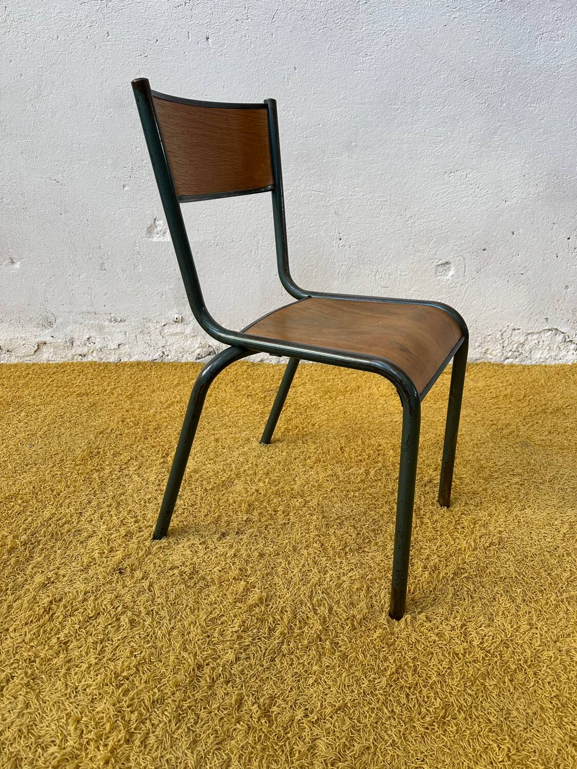 Lot 14 chaises d’école